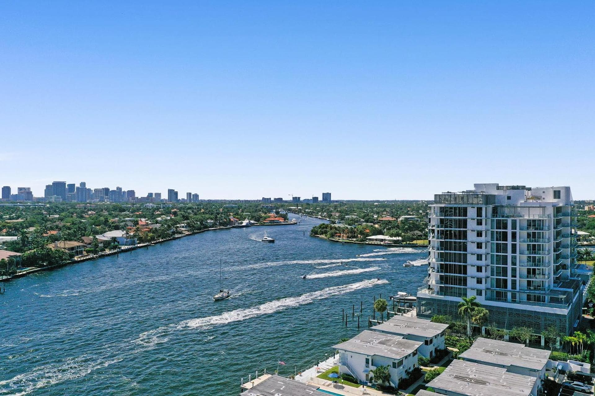 Fort Lauderdale Yacht and Beach Club 416 — 28