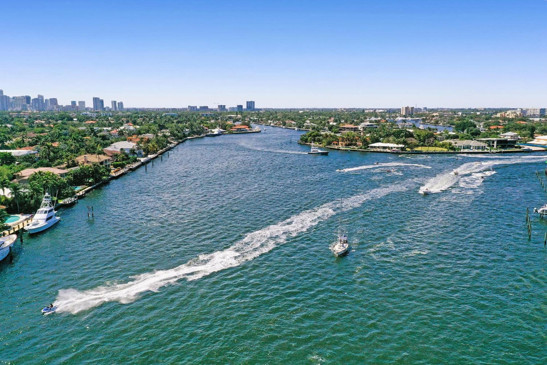 Fort Lauderdale Yacht and Beach Club 416 — 13
