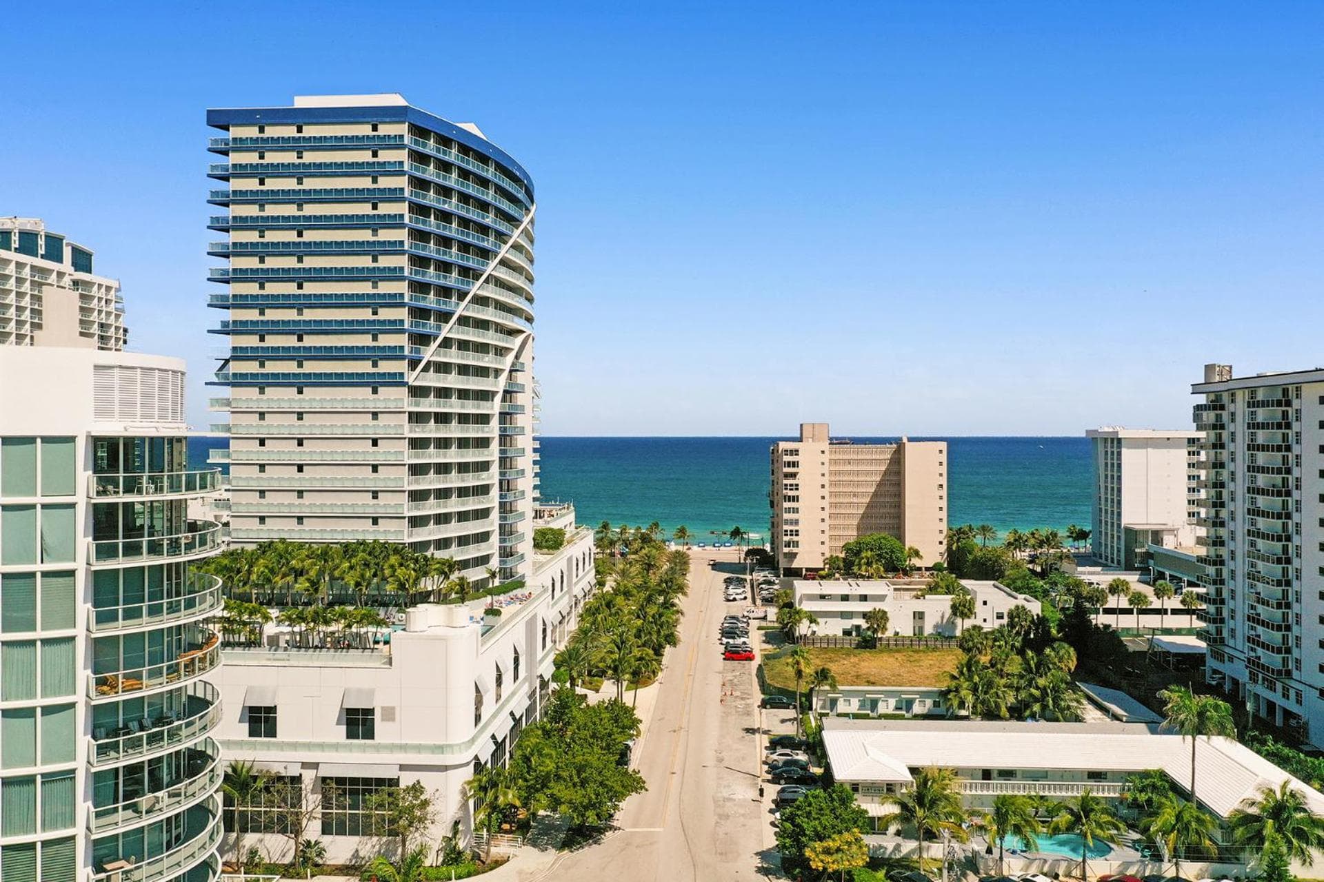 Fort Lauderdale Yacht and Beach Club 416 — 30