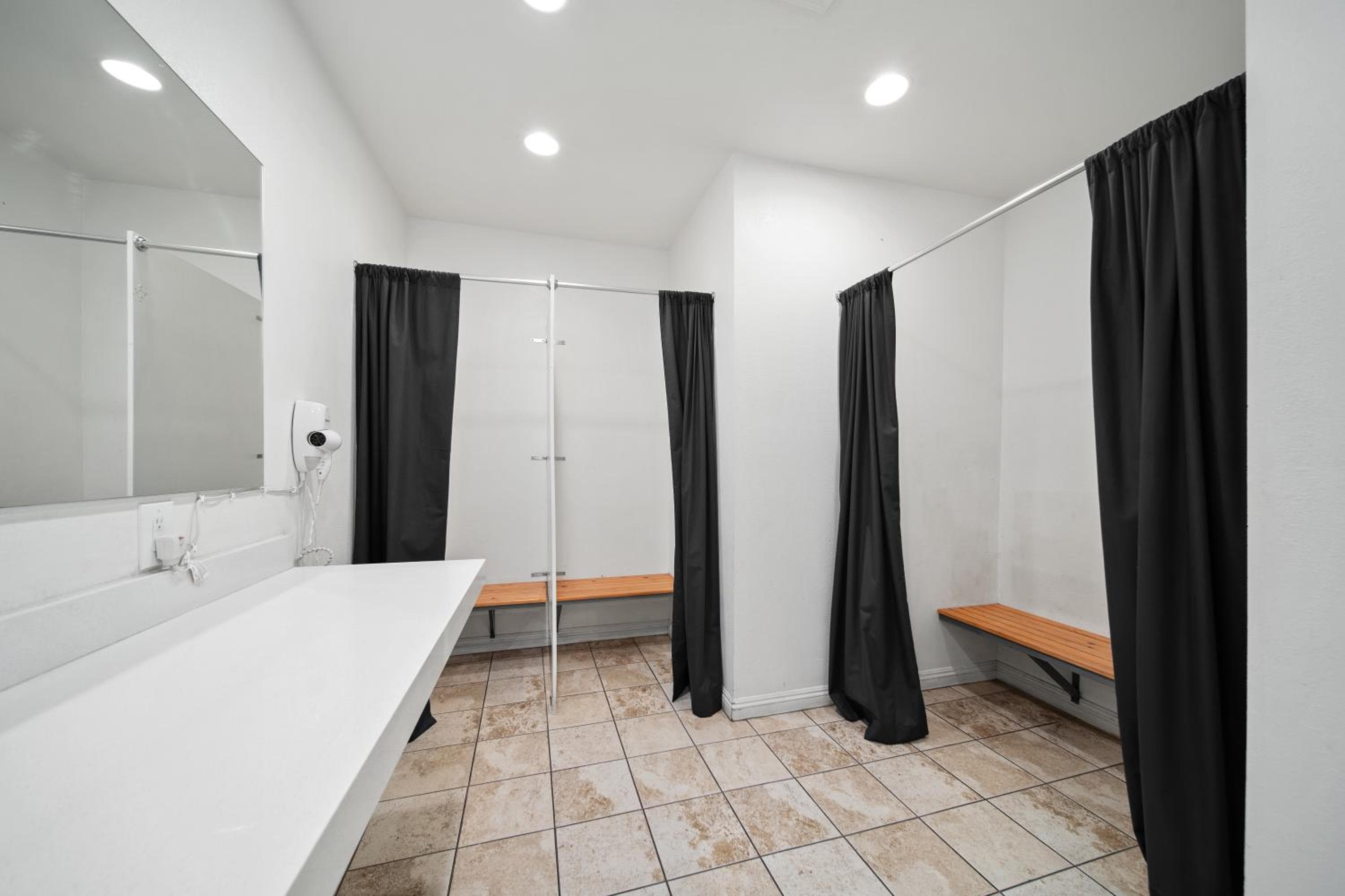 Samesun Hollywood Hotel & Hostel — 12