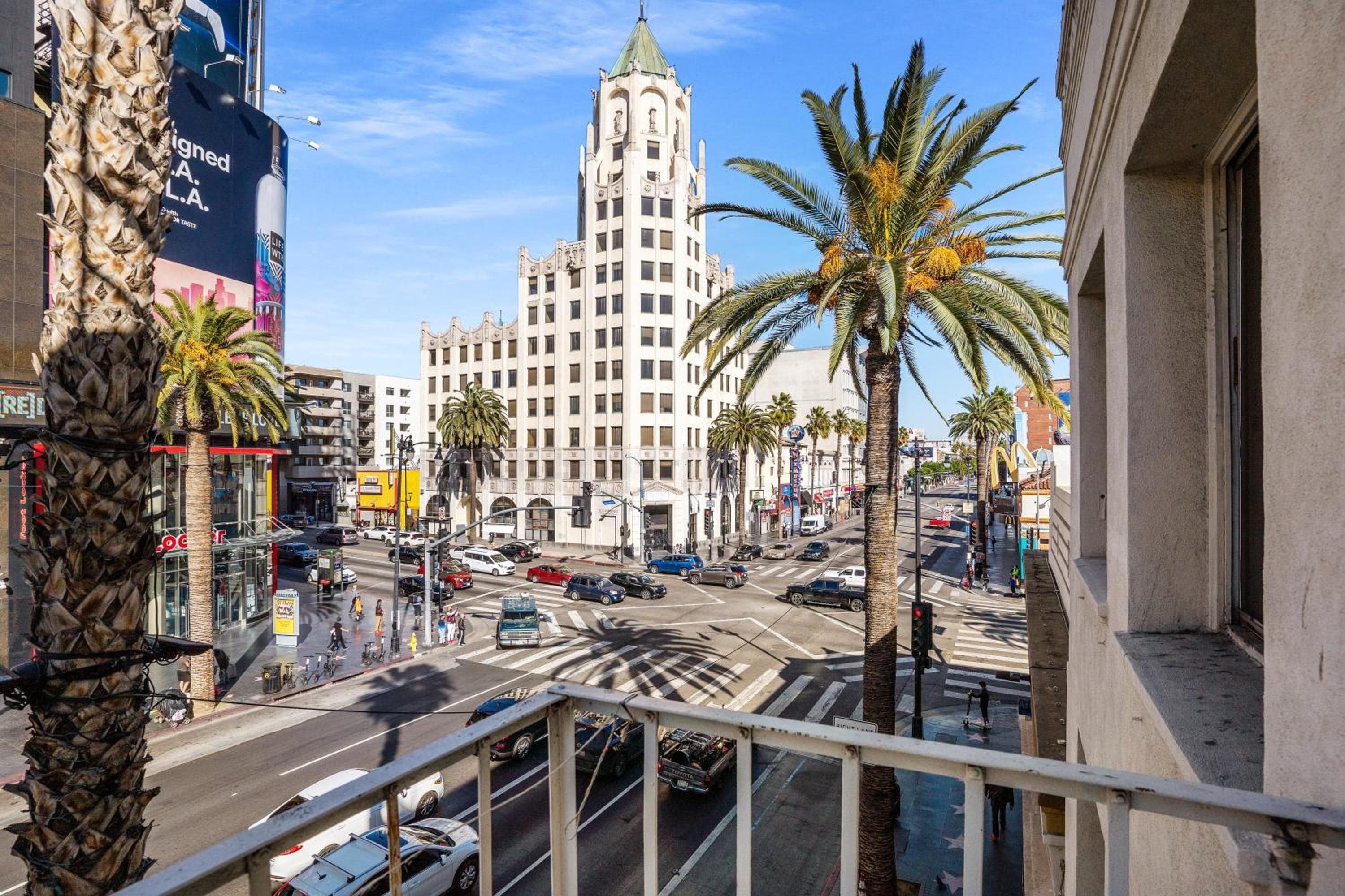 Samesun Hollywood Hotel & Hostel — 8