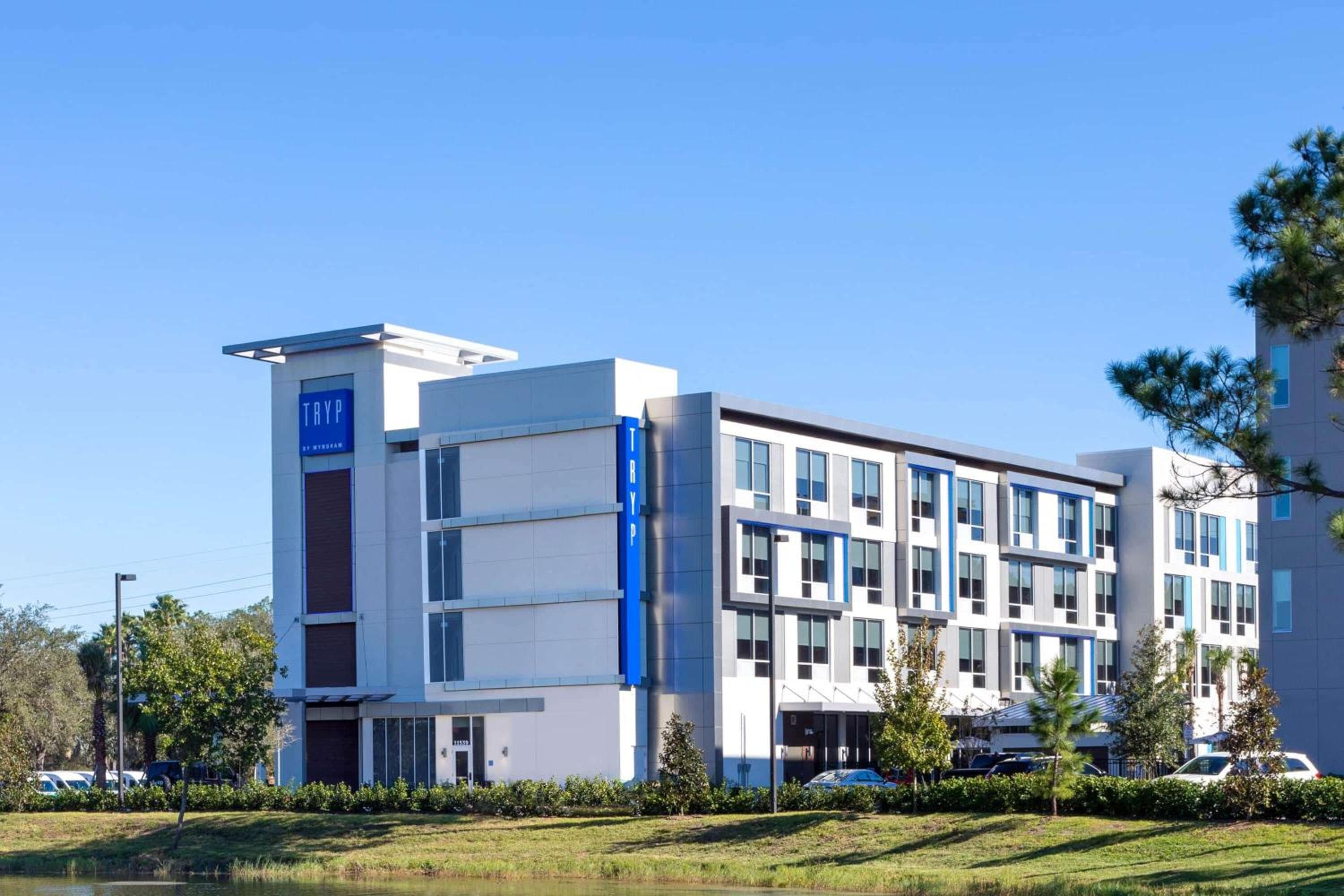 TRYP by Wyndham Orlando — 11