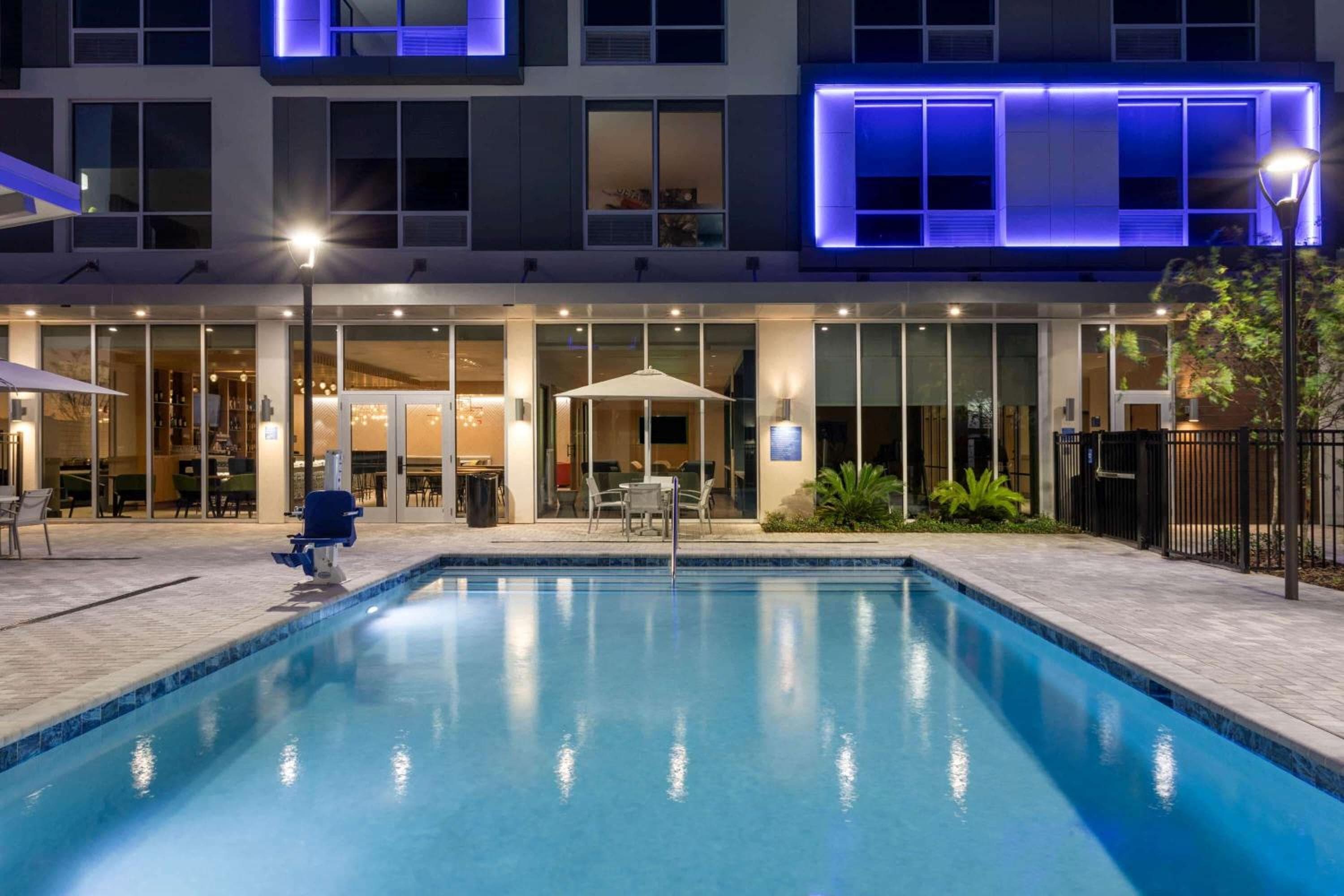 TRYP by Wyndham Orlando — 17