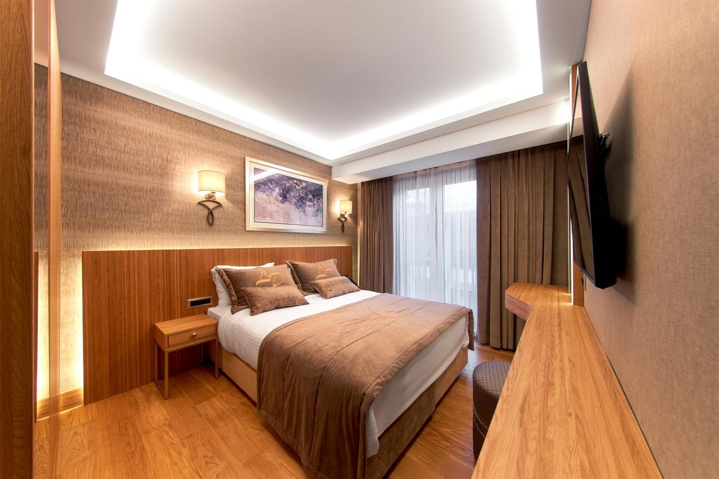 Lady Diana Hotel — 20