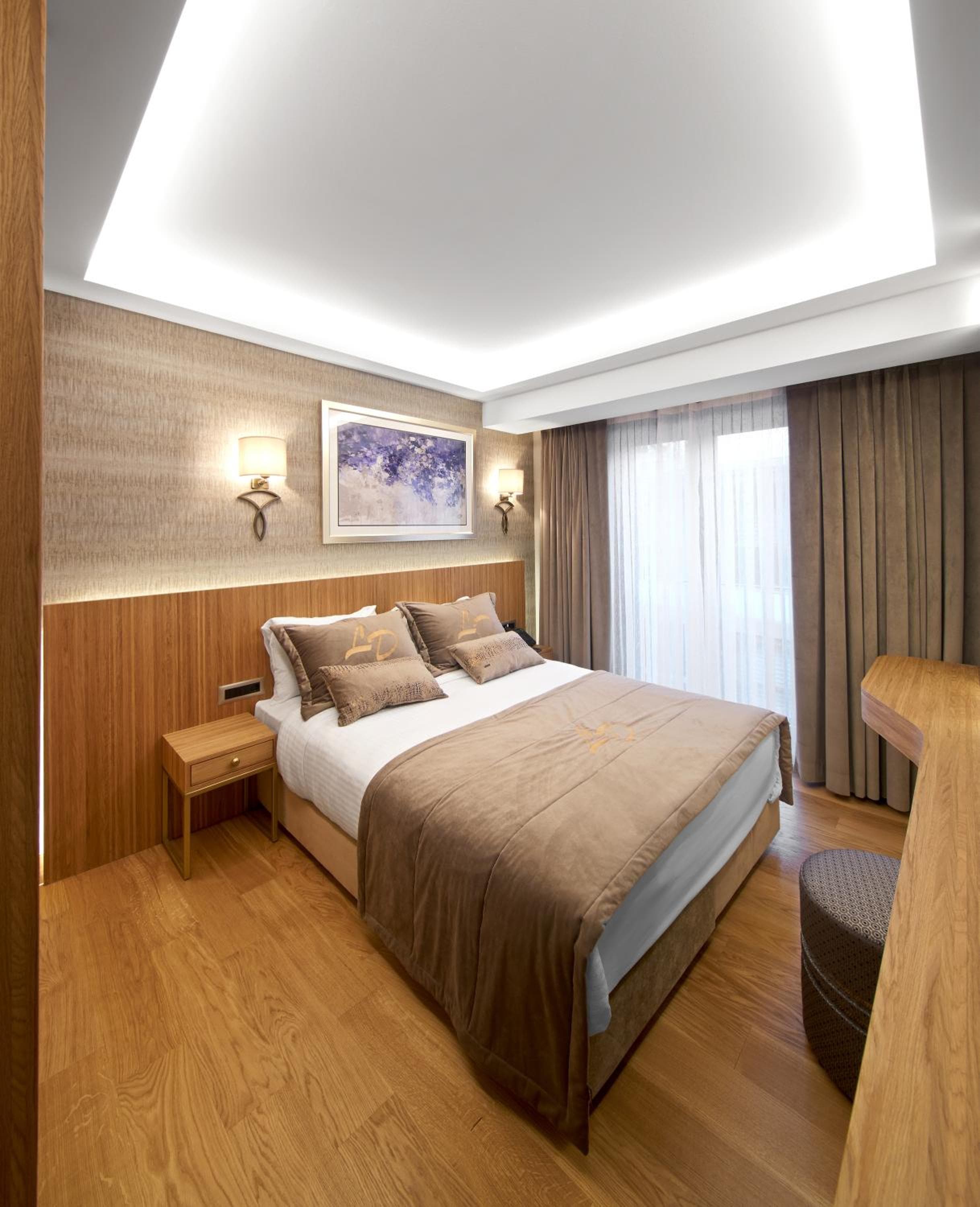 Lady Diana Hotel — 24