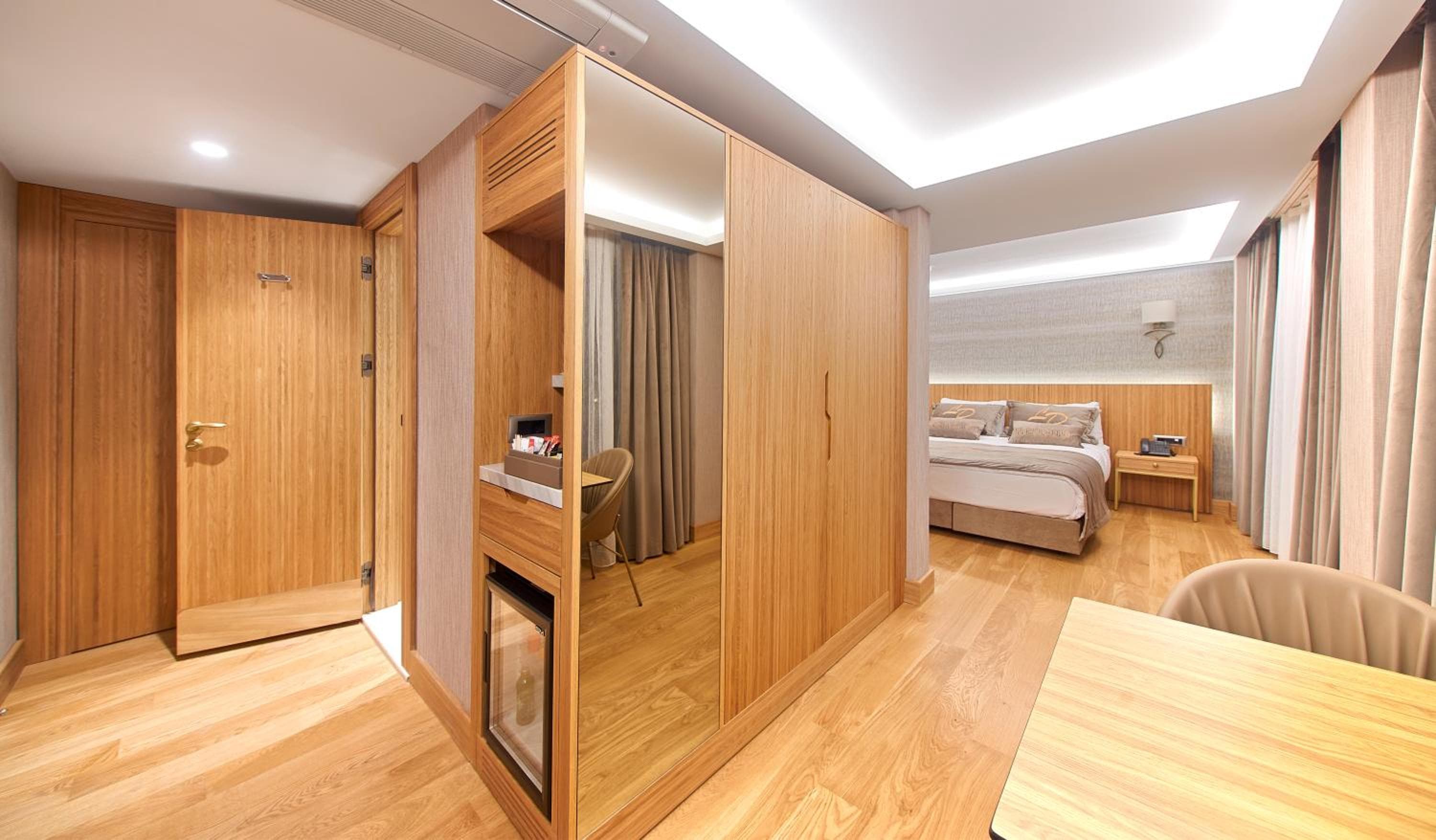 Lady Diana Hotel — 17
