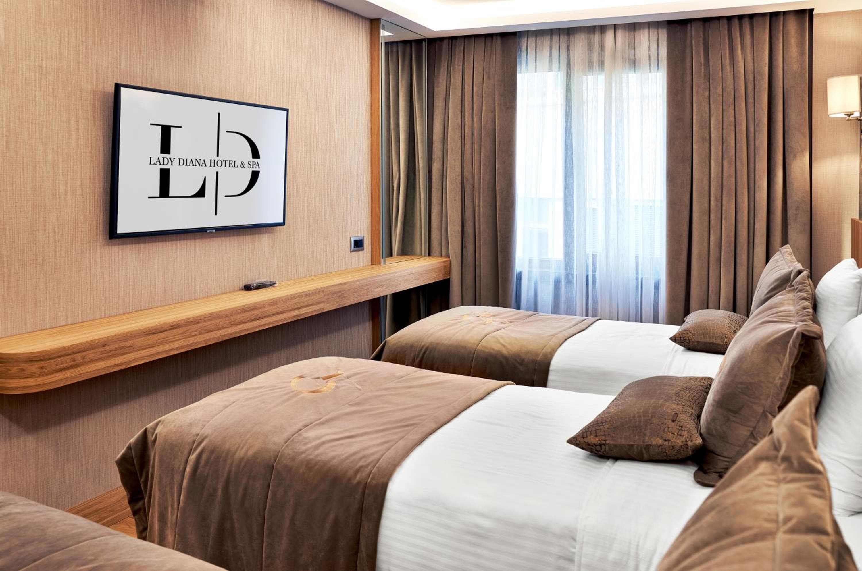 Lady Diana Hotel — 21