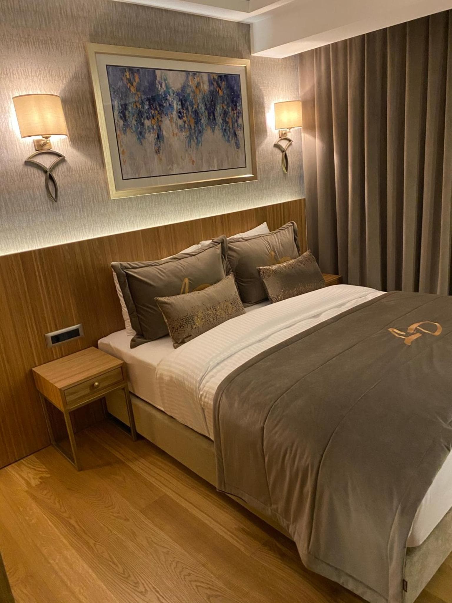 Lady Diana Hotel — 18