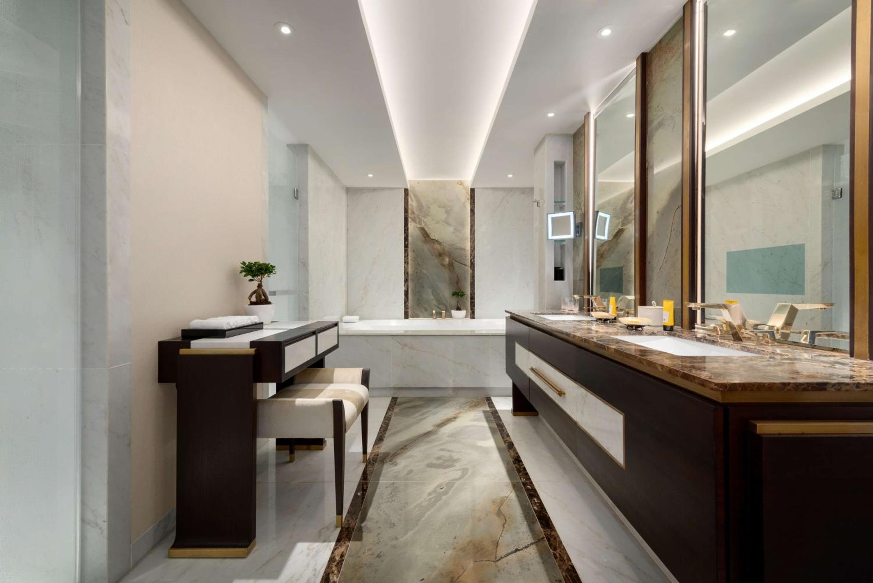 Shangri-La The Shard, Londra — 27
