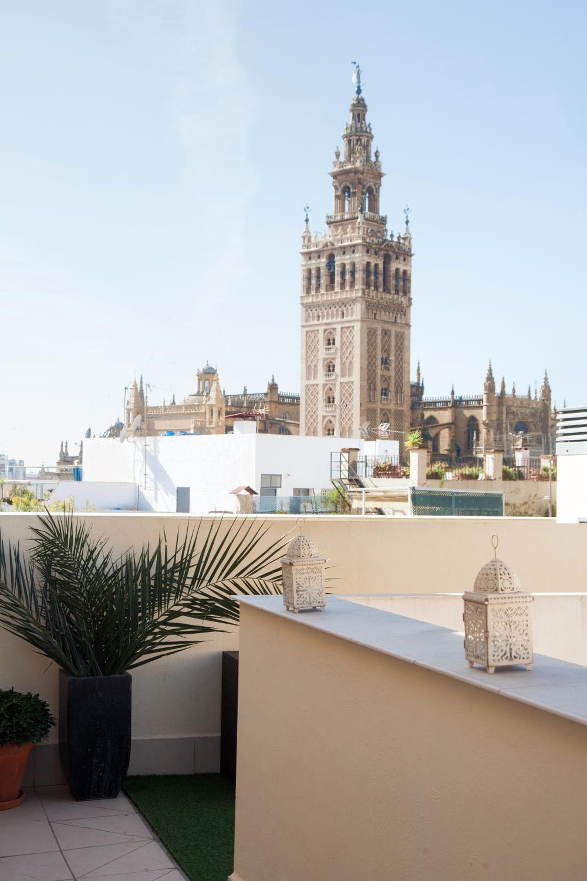 Guzman El Bueno Suites — 5