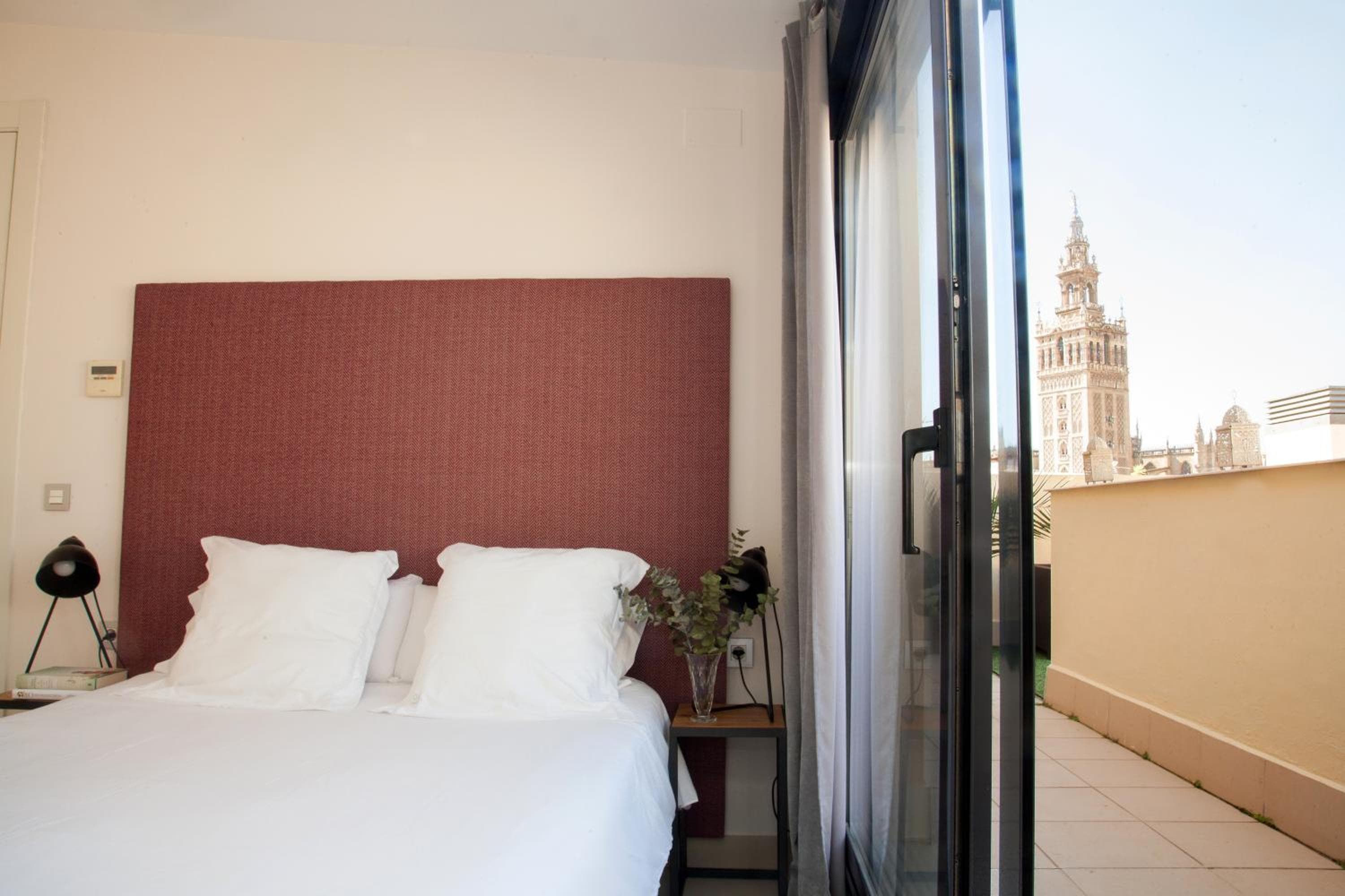 Guzman El Bueno Suites — 24