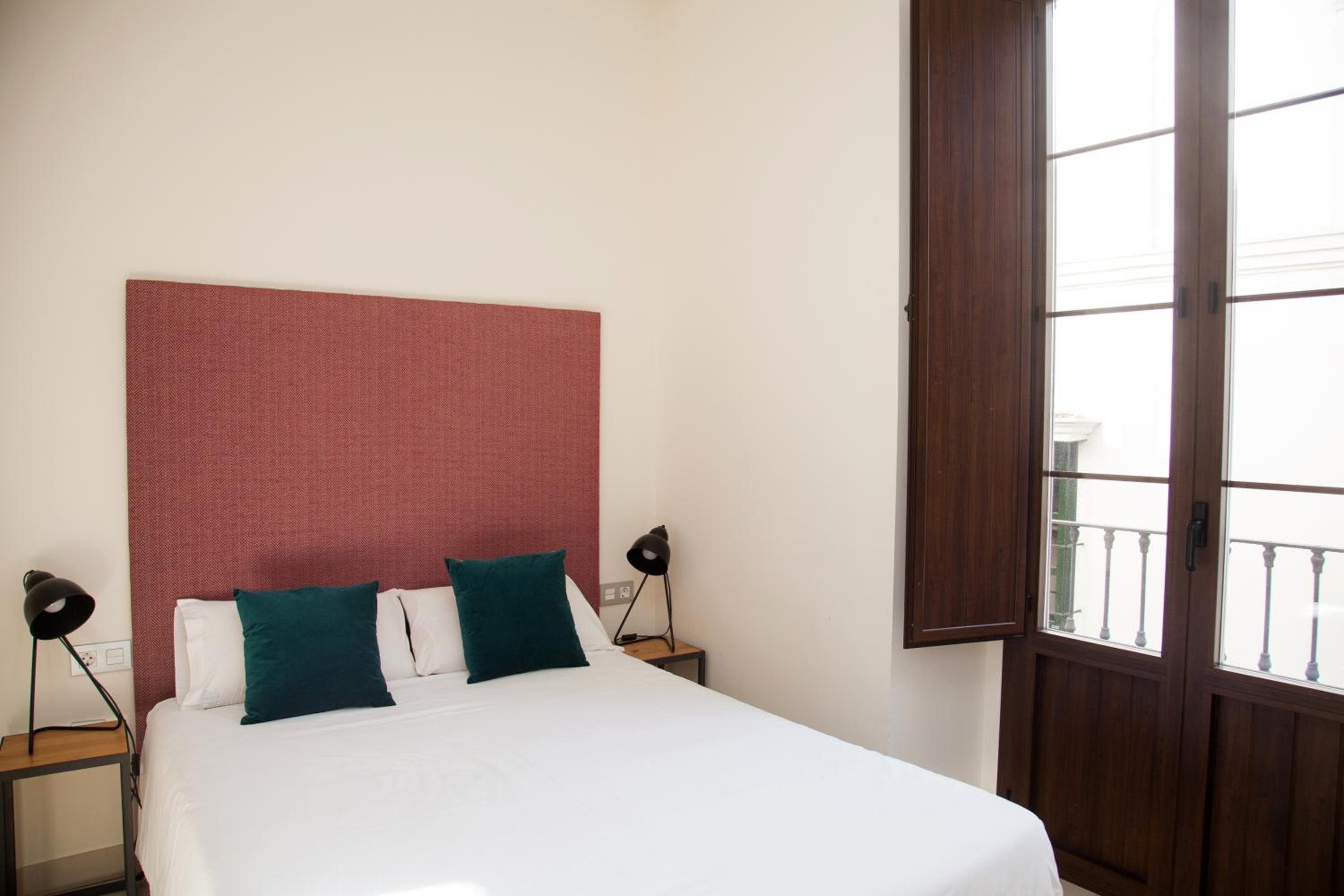 Guzman El Bueno Suites — 9