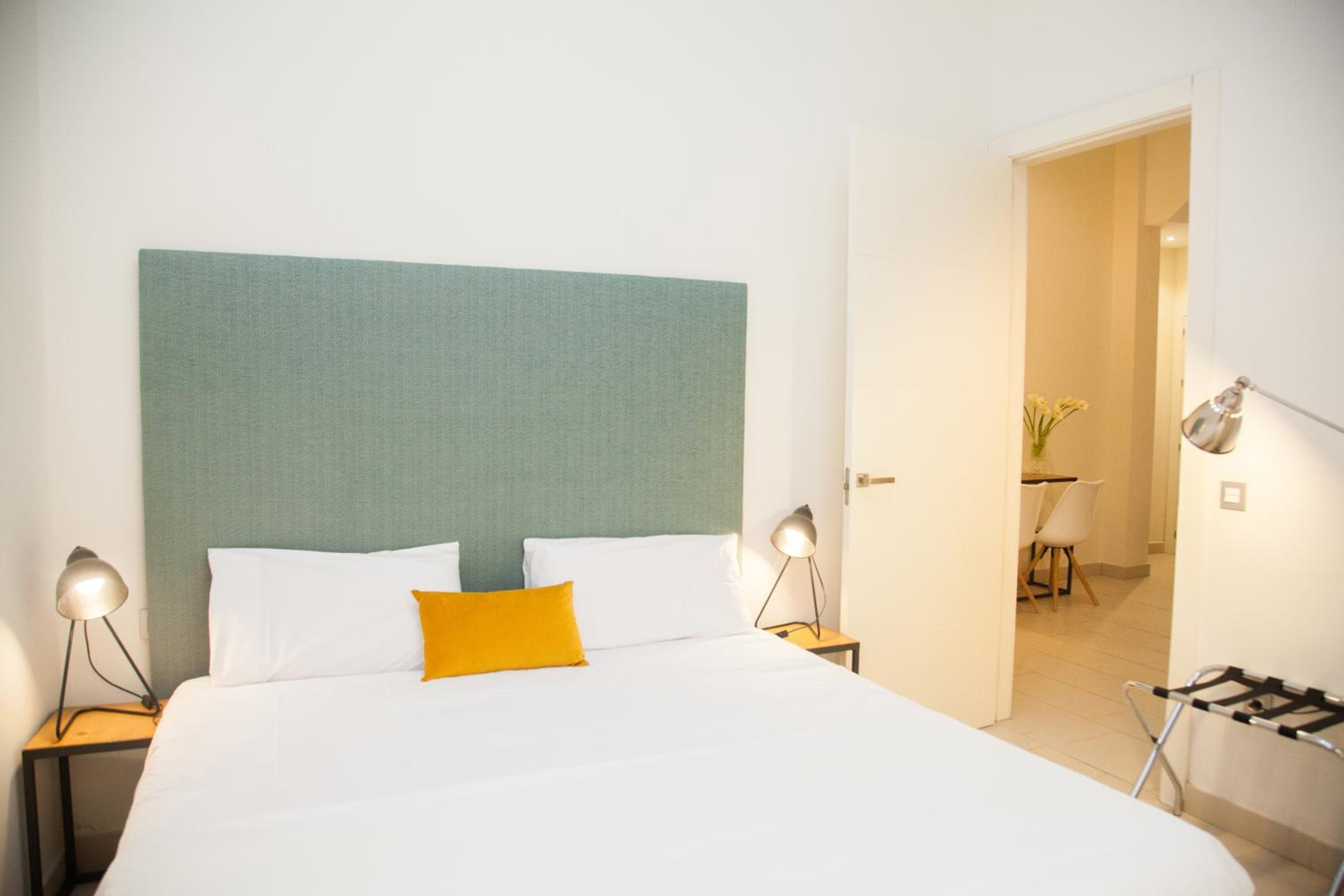 Guzman El Bueno Suites — 28