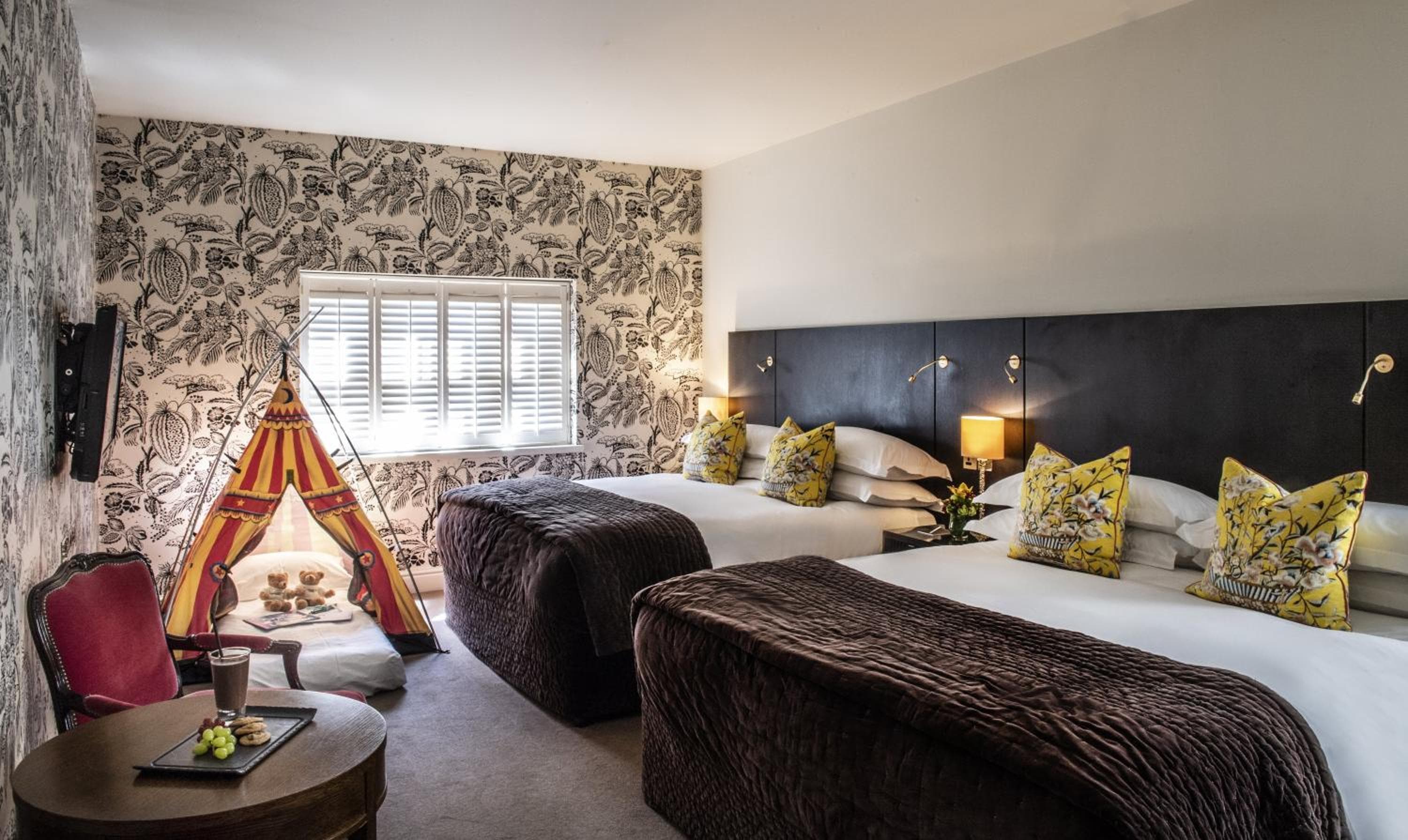 Das Kensington Hotel — 16