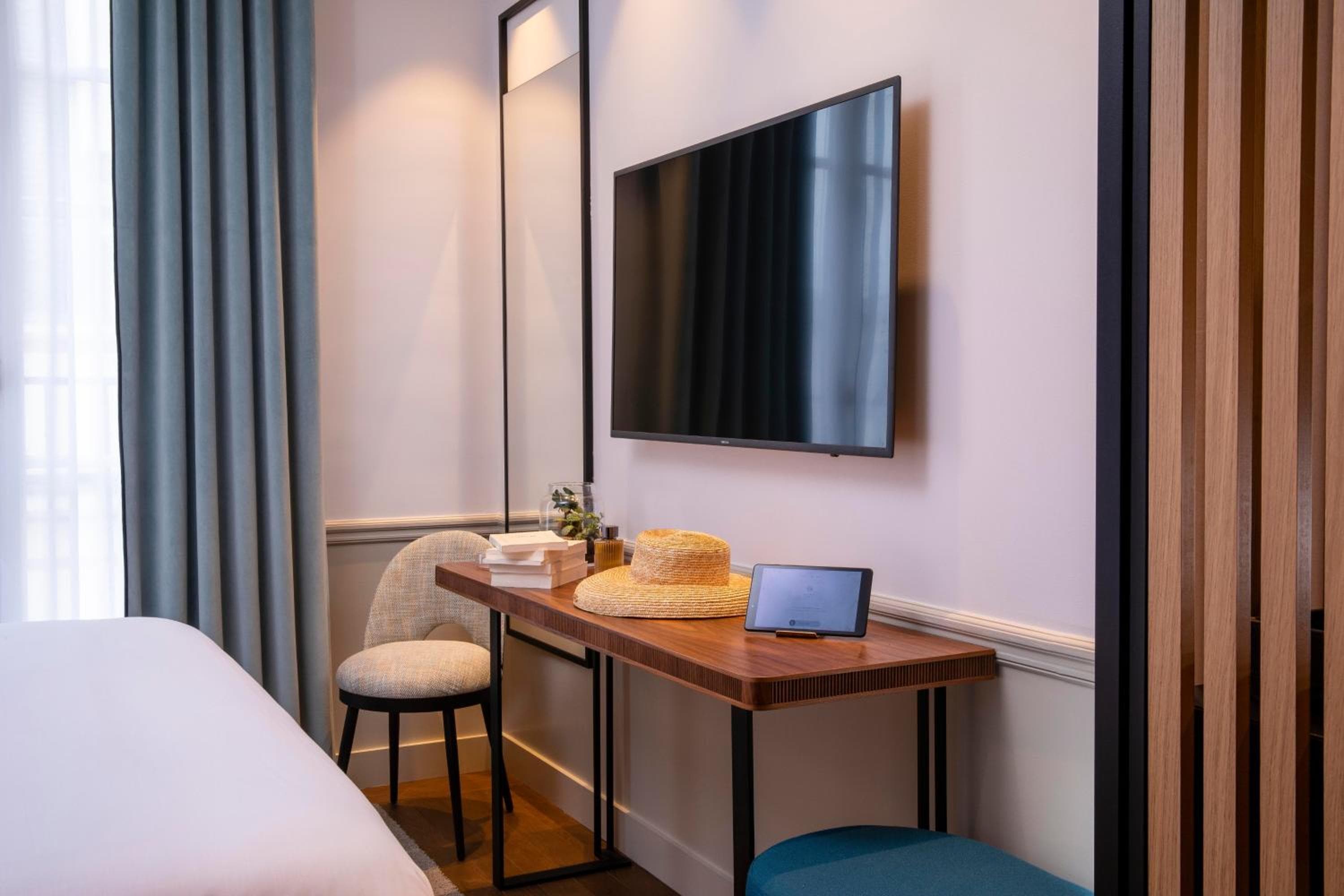 Victoria Palace Hotel hotel, 6 Rue Blaise Desgoffe, Paris, France — photo 24