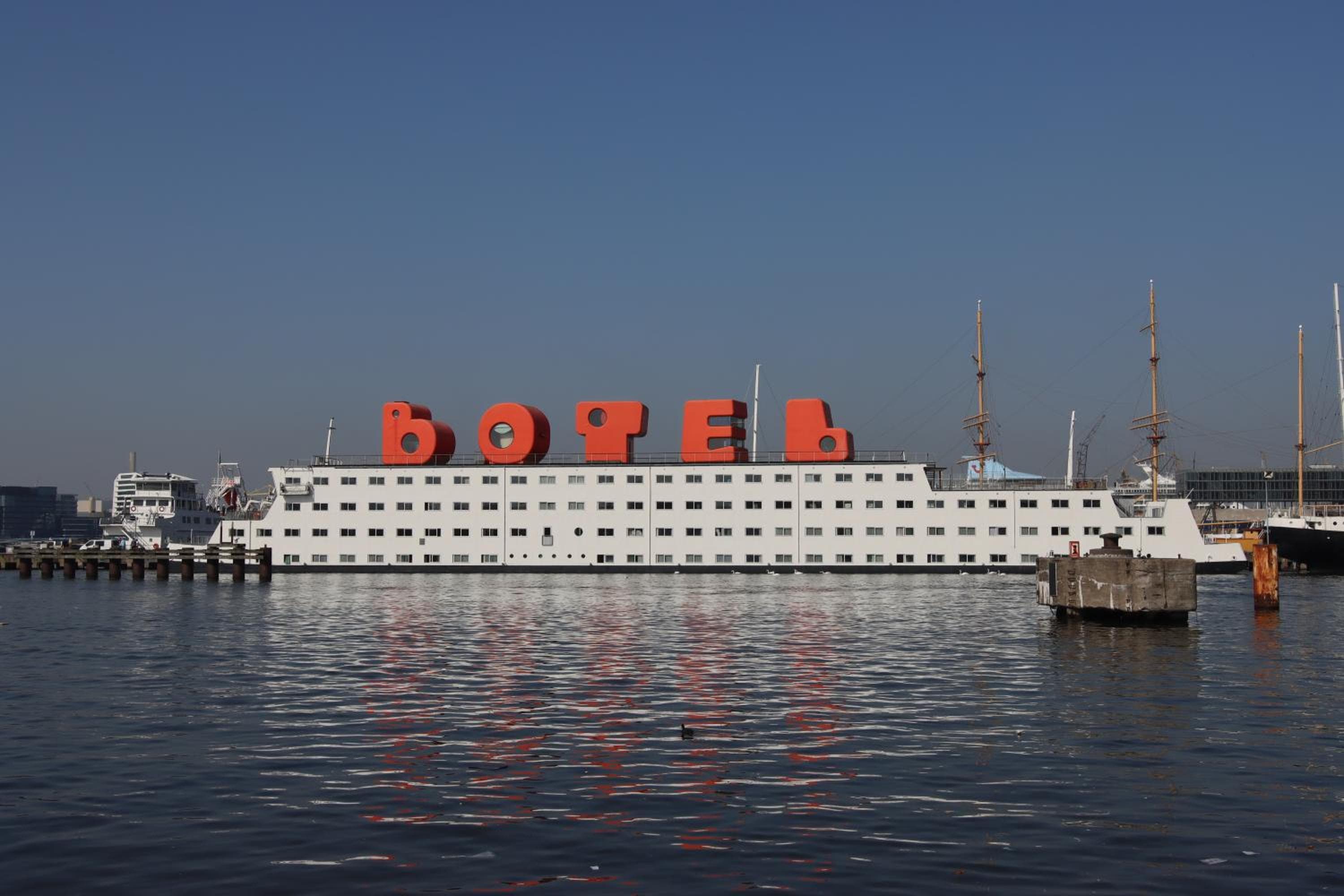Botel — 2