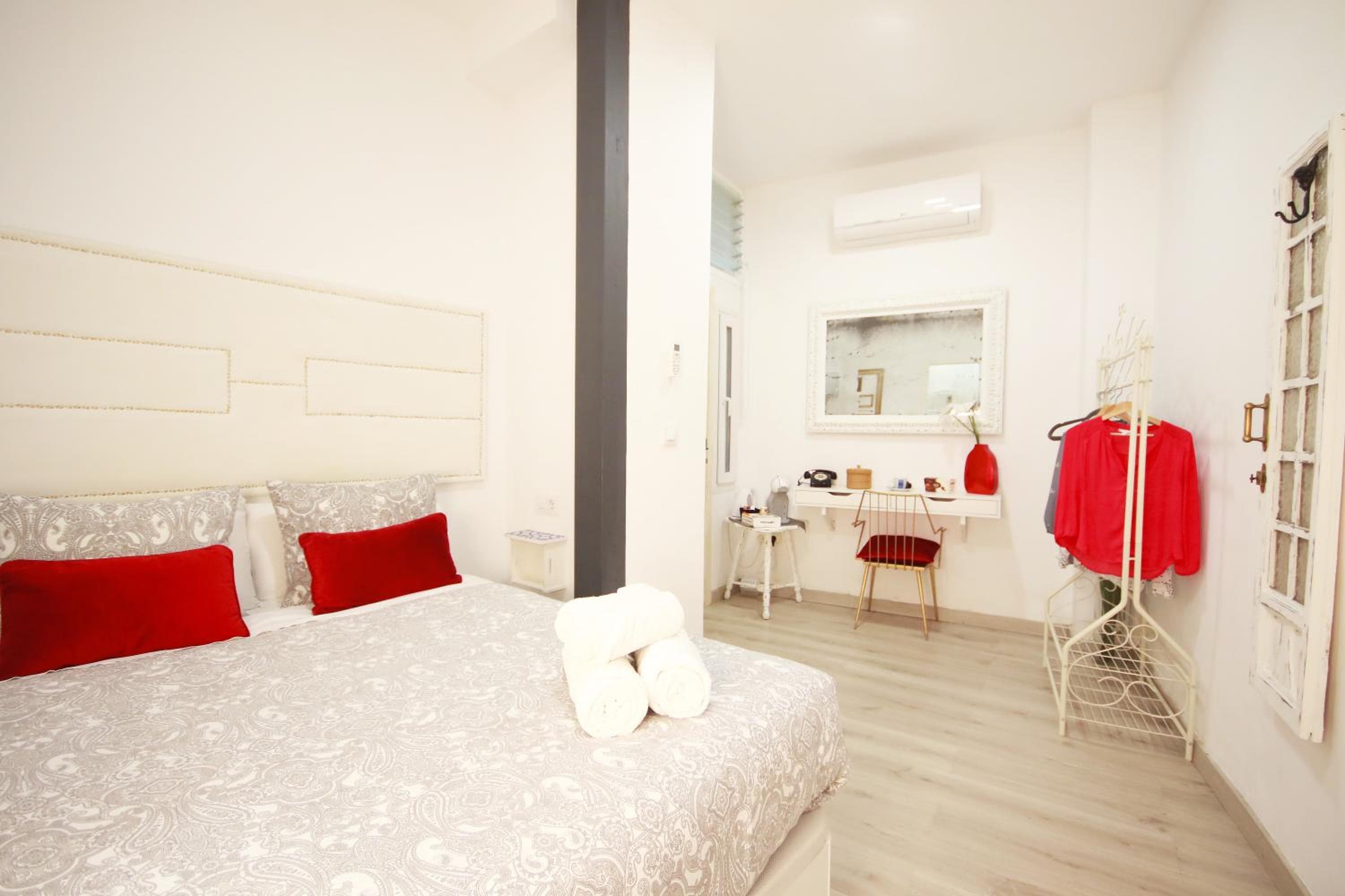 Palace House Hércules Apartments — 13