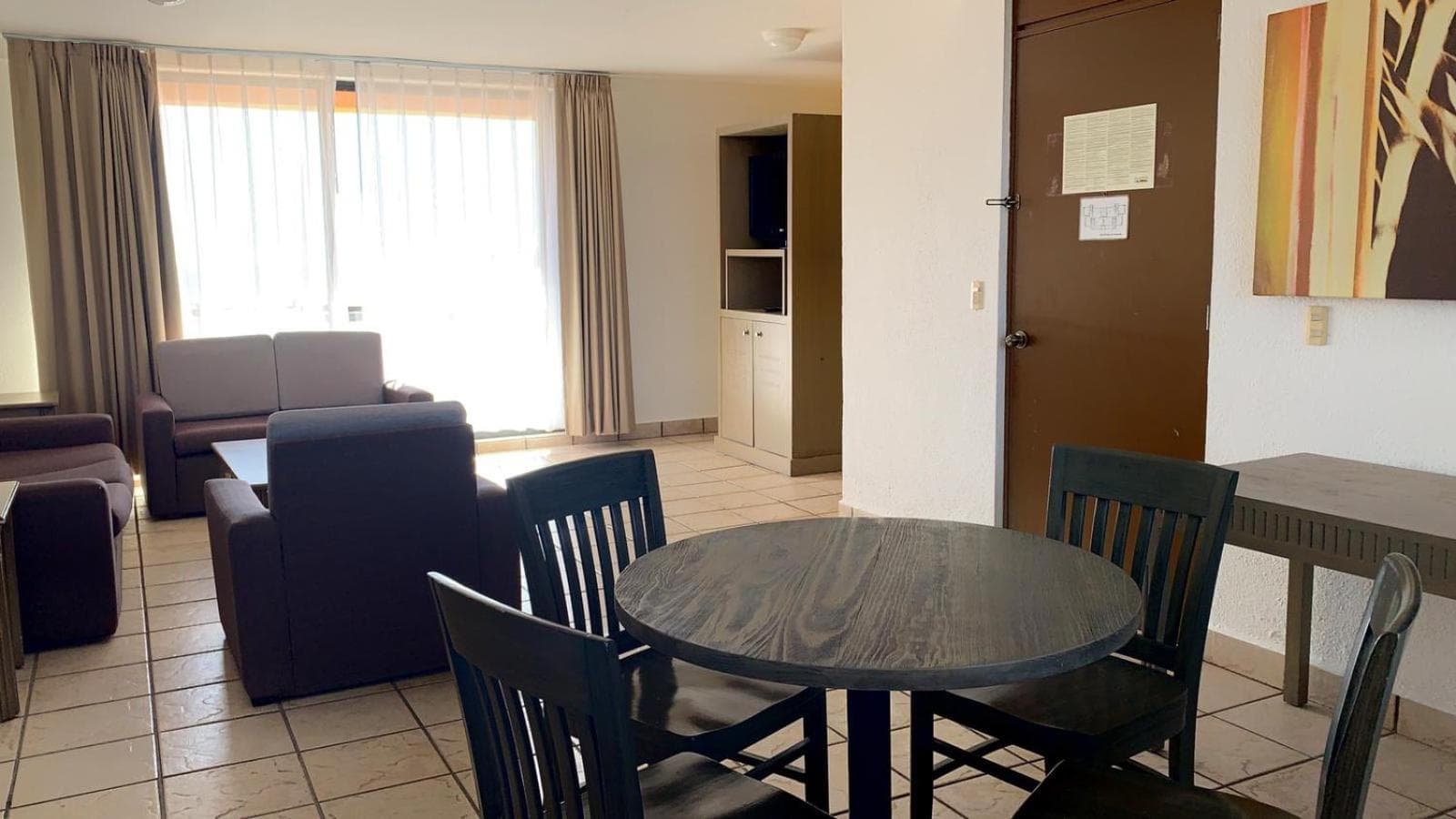 Sunrock Hotel & Suites — 7