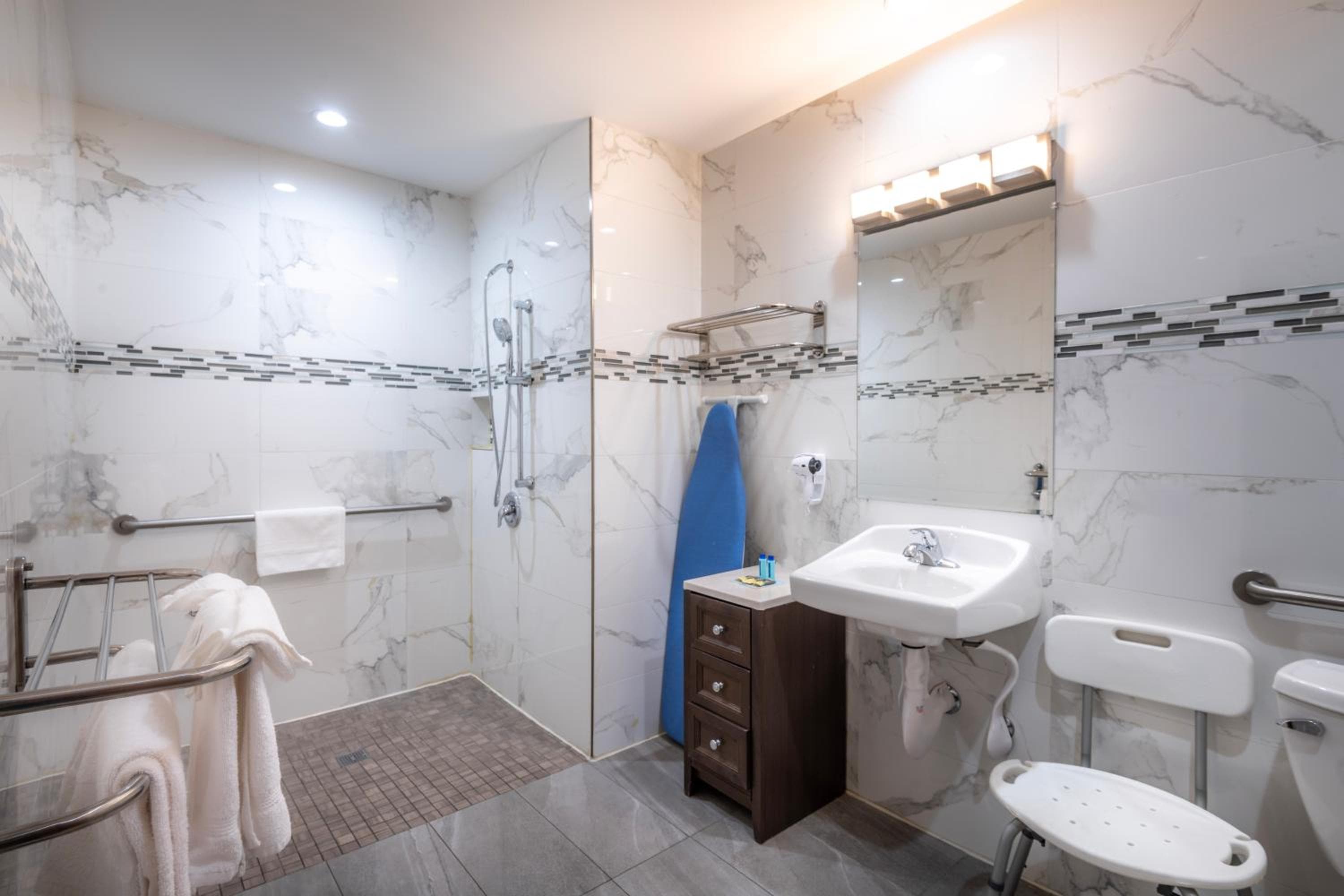Hotel H-Wood — 19