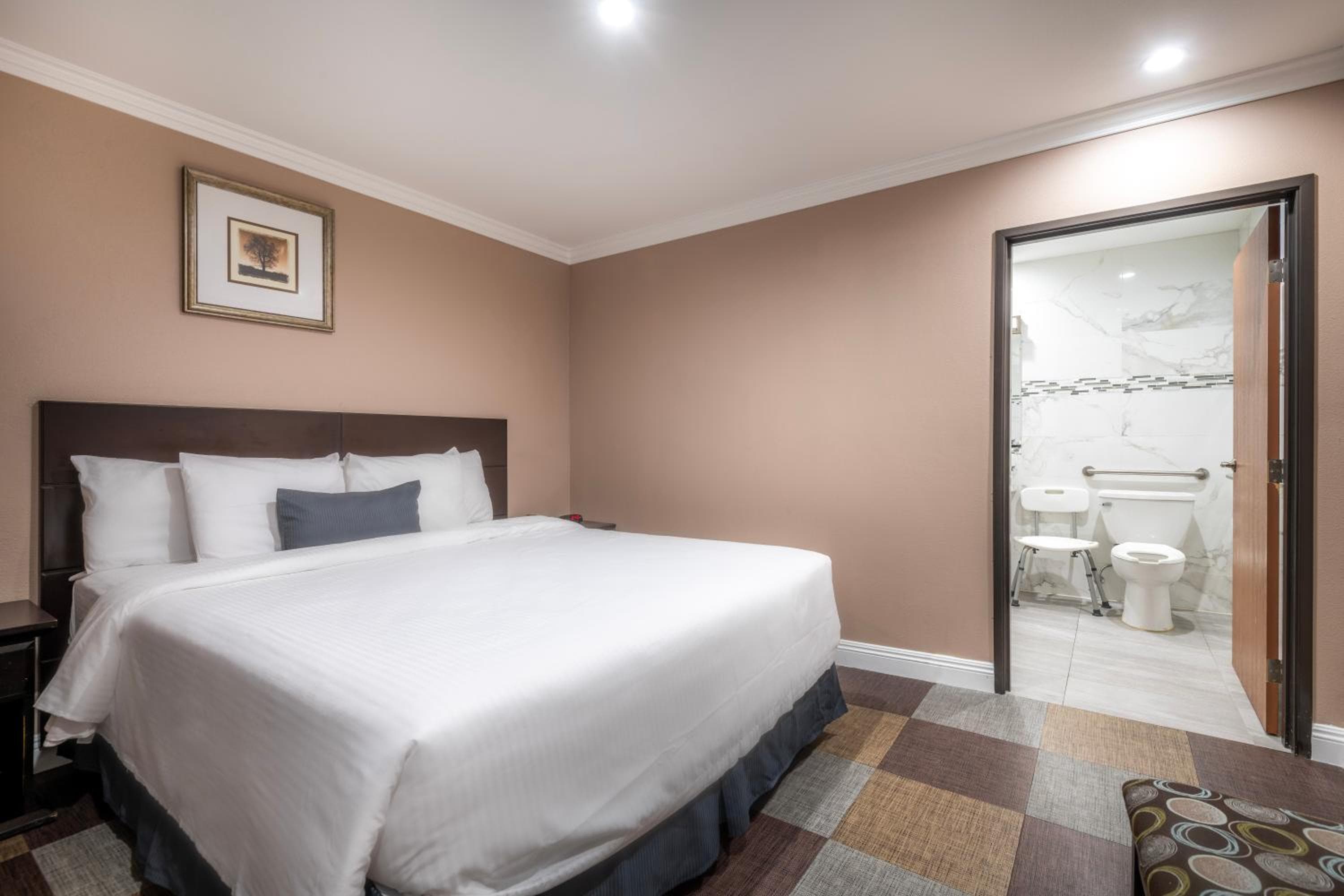 Hotel H-Wood — 16