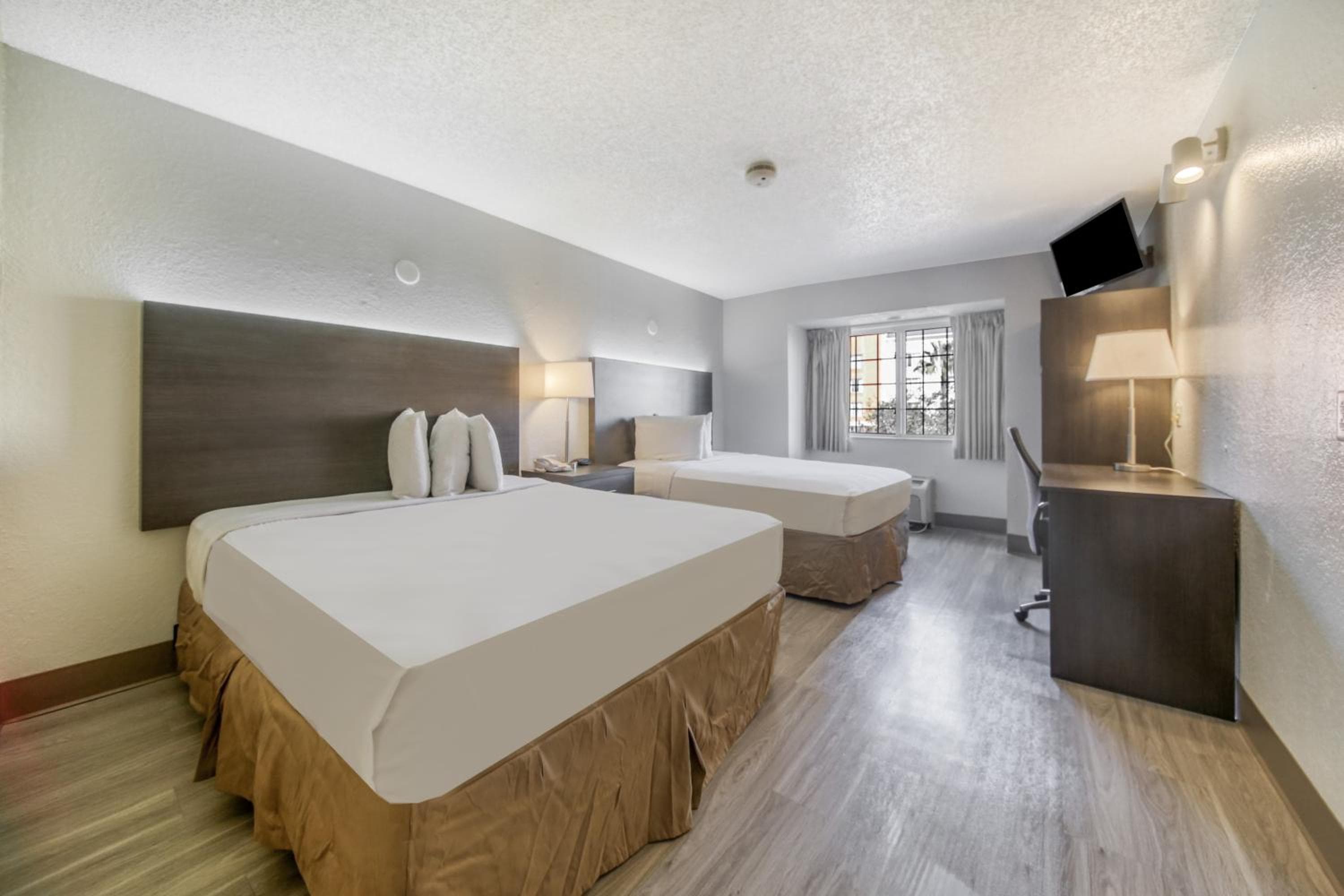 Baymont by Wyndham Orlando-International Dr-Universal Blvd — 16