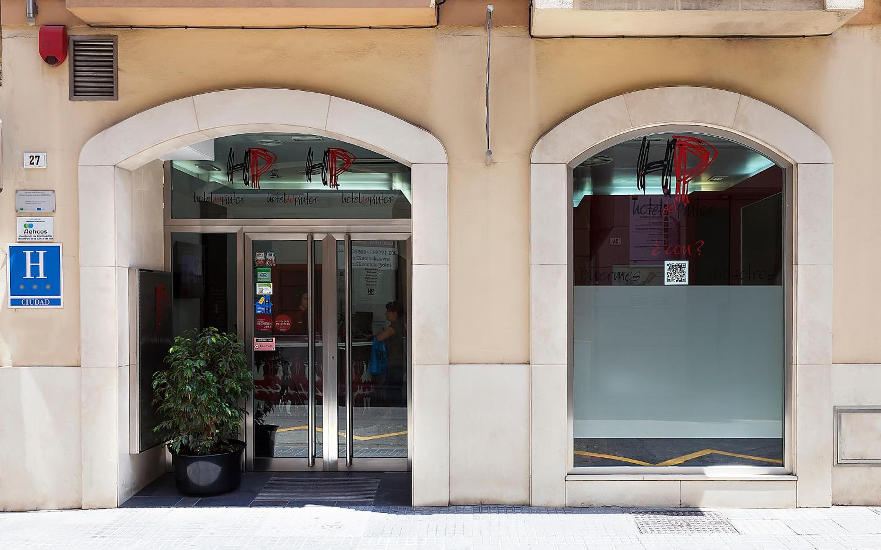 Hotel Del Pintor — 12