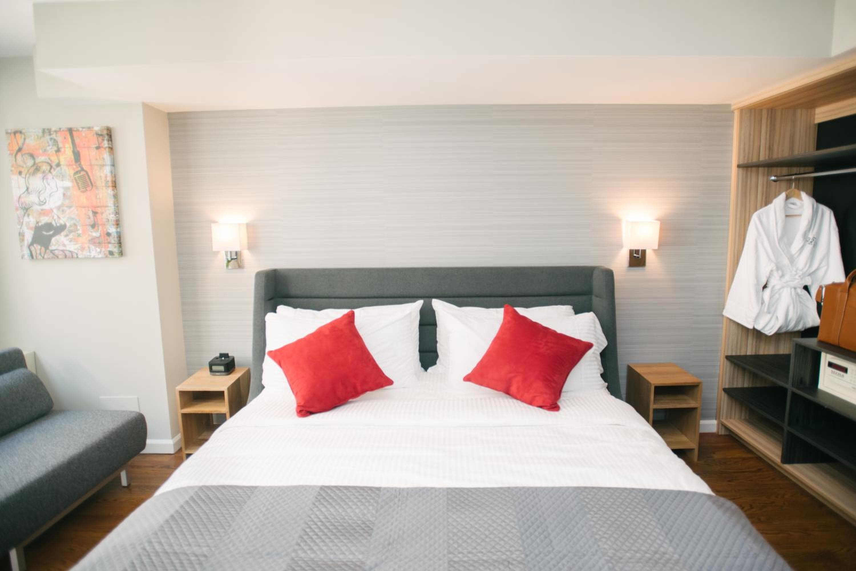 Albergo 32 32 — 18