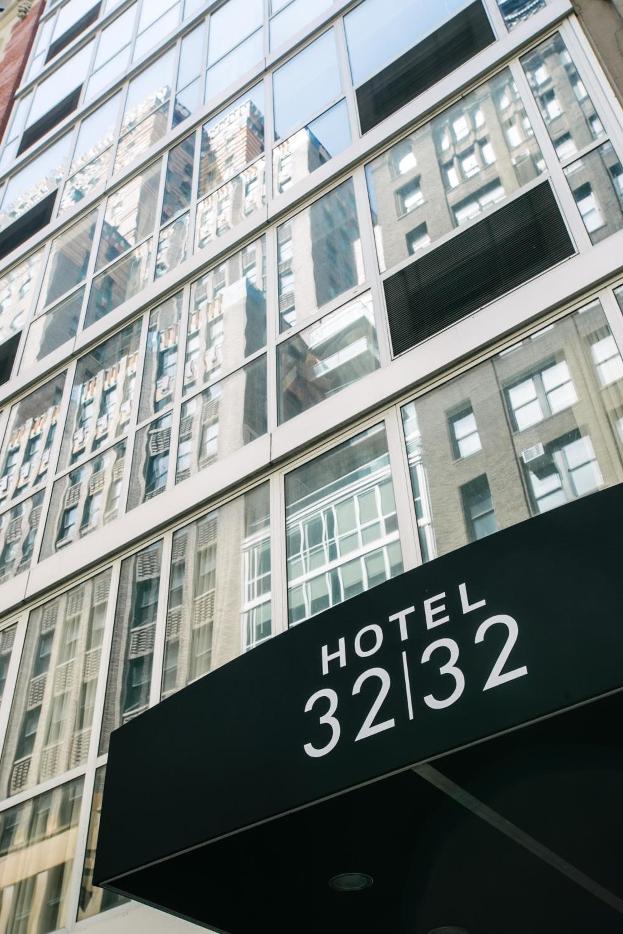 Albergo 32 32 — 1