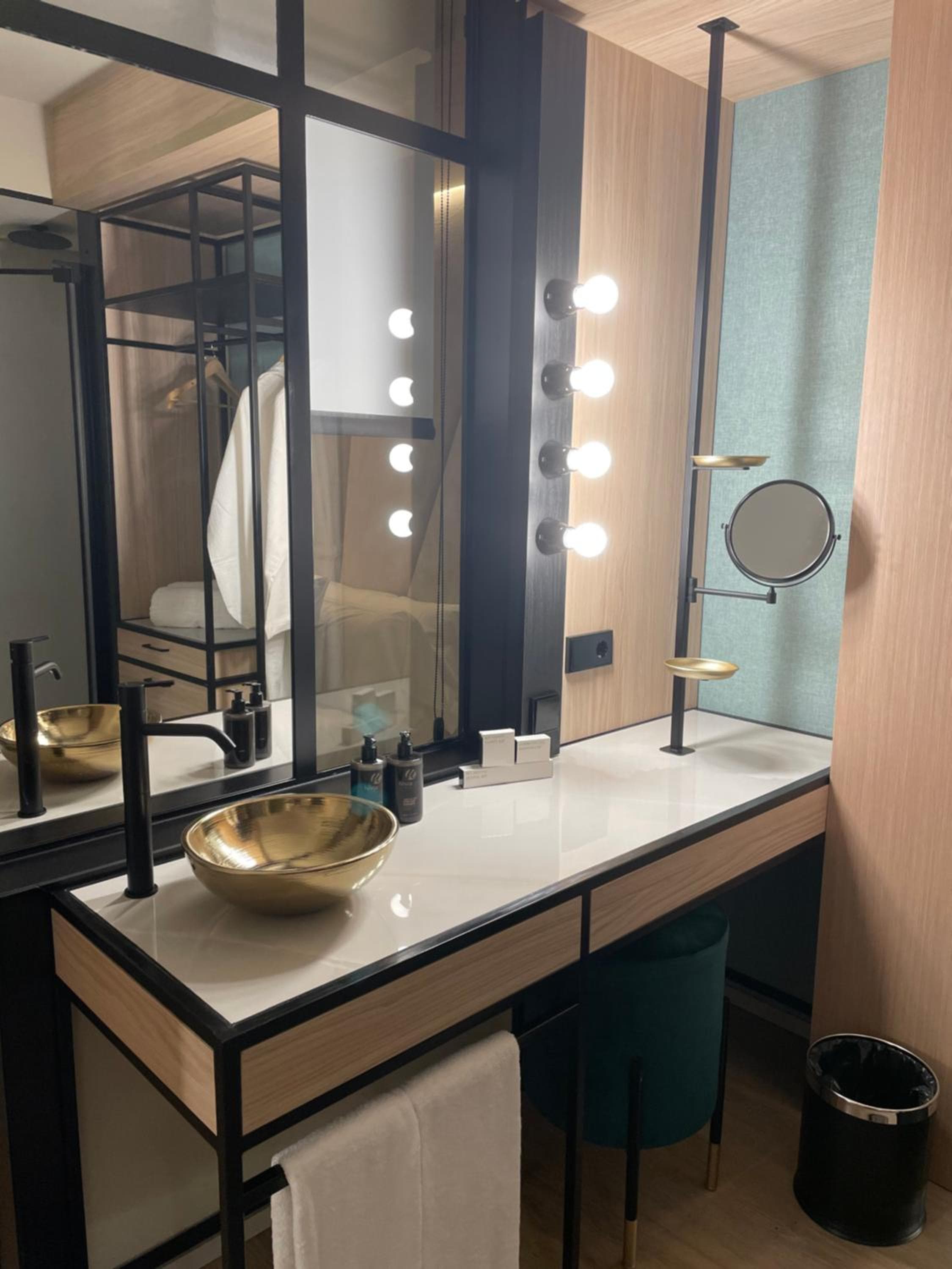 Nivia Born Boutique Hotel — 8
