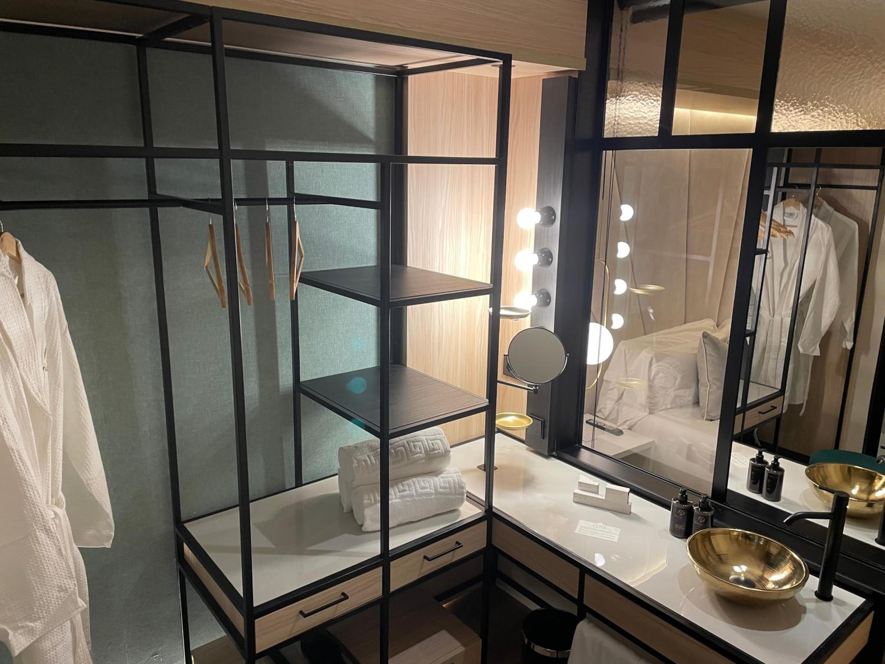 Nivia Born Boutique Hotel — 9