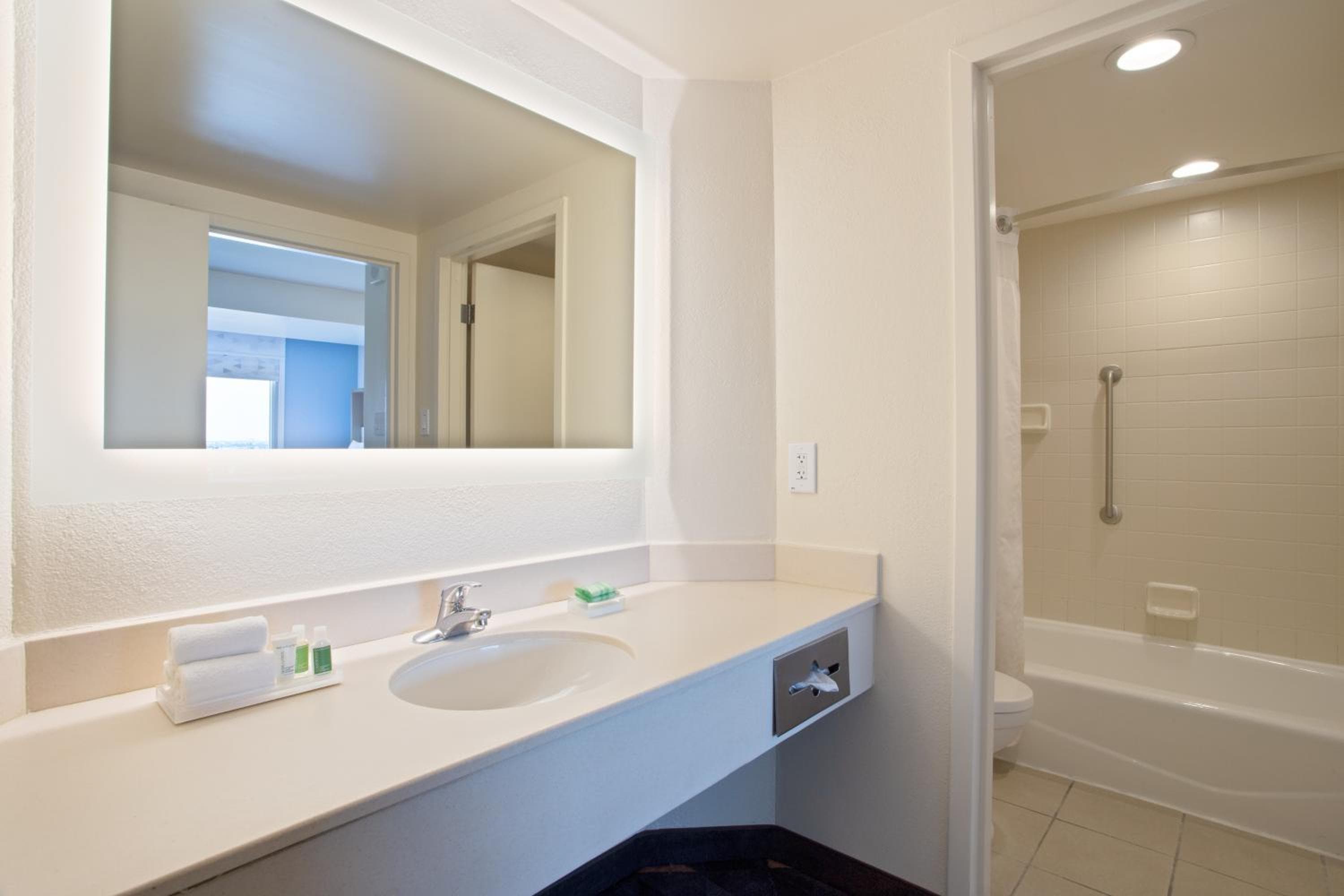 Holiday Inn & Suites di fronte all'Universal Orlando, un hotel IHG — 10