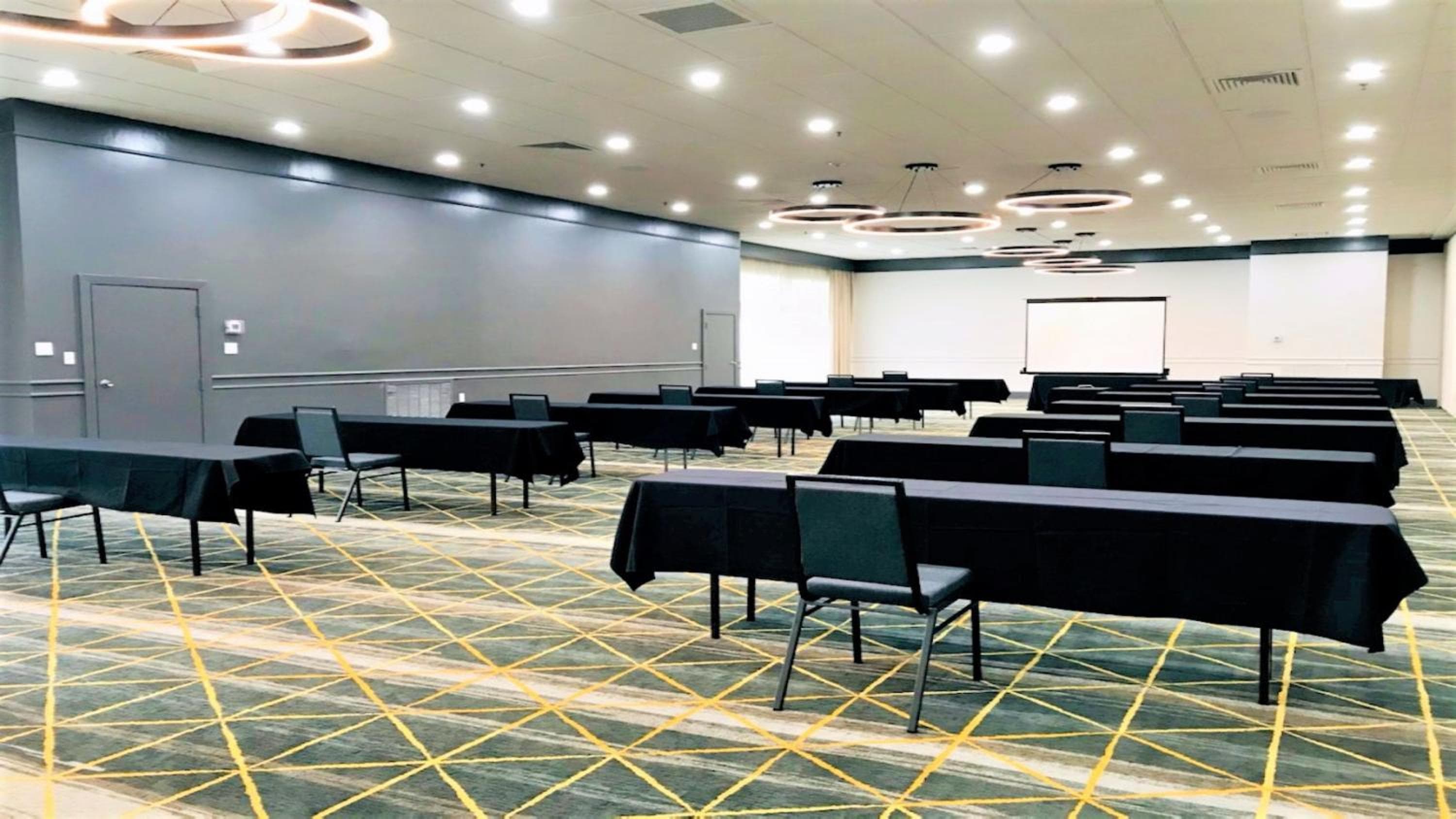 Holiday Inn & Suites di fronte all'Universal Orlando, un hotel IHG — 12