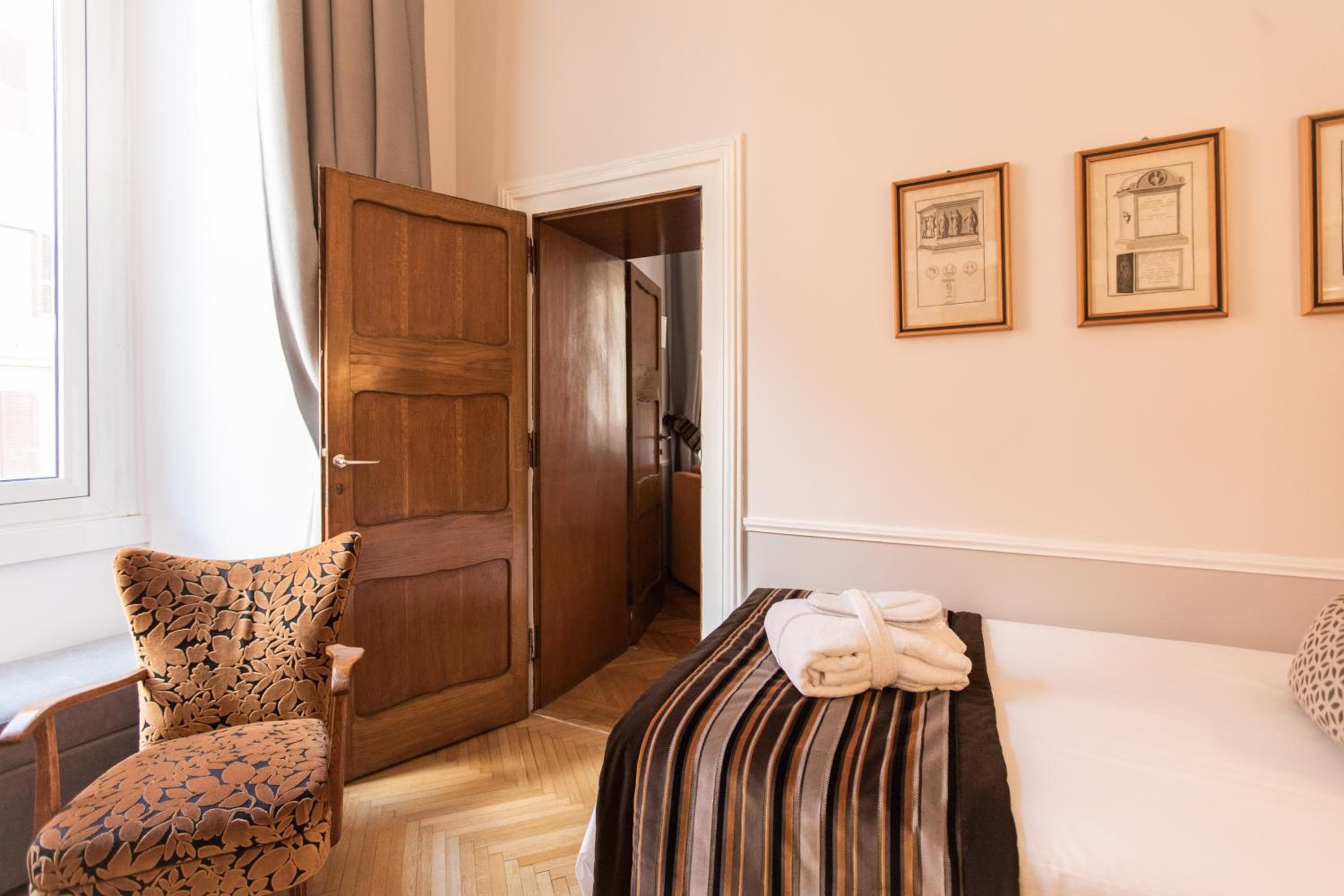 Bettoja Hotel Massimo d'Azeglio — 11
