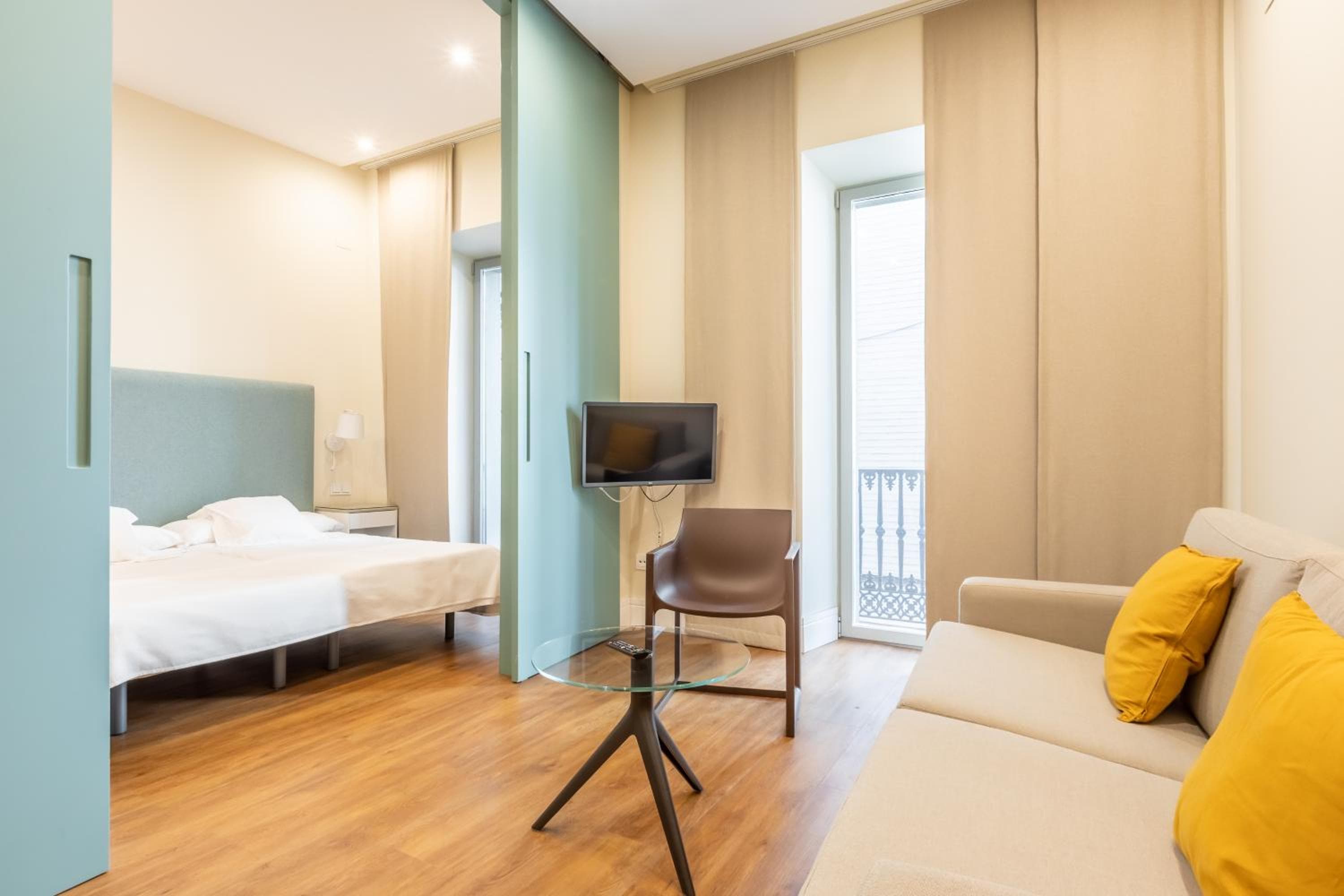 Kayser Premium Suites — 17