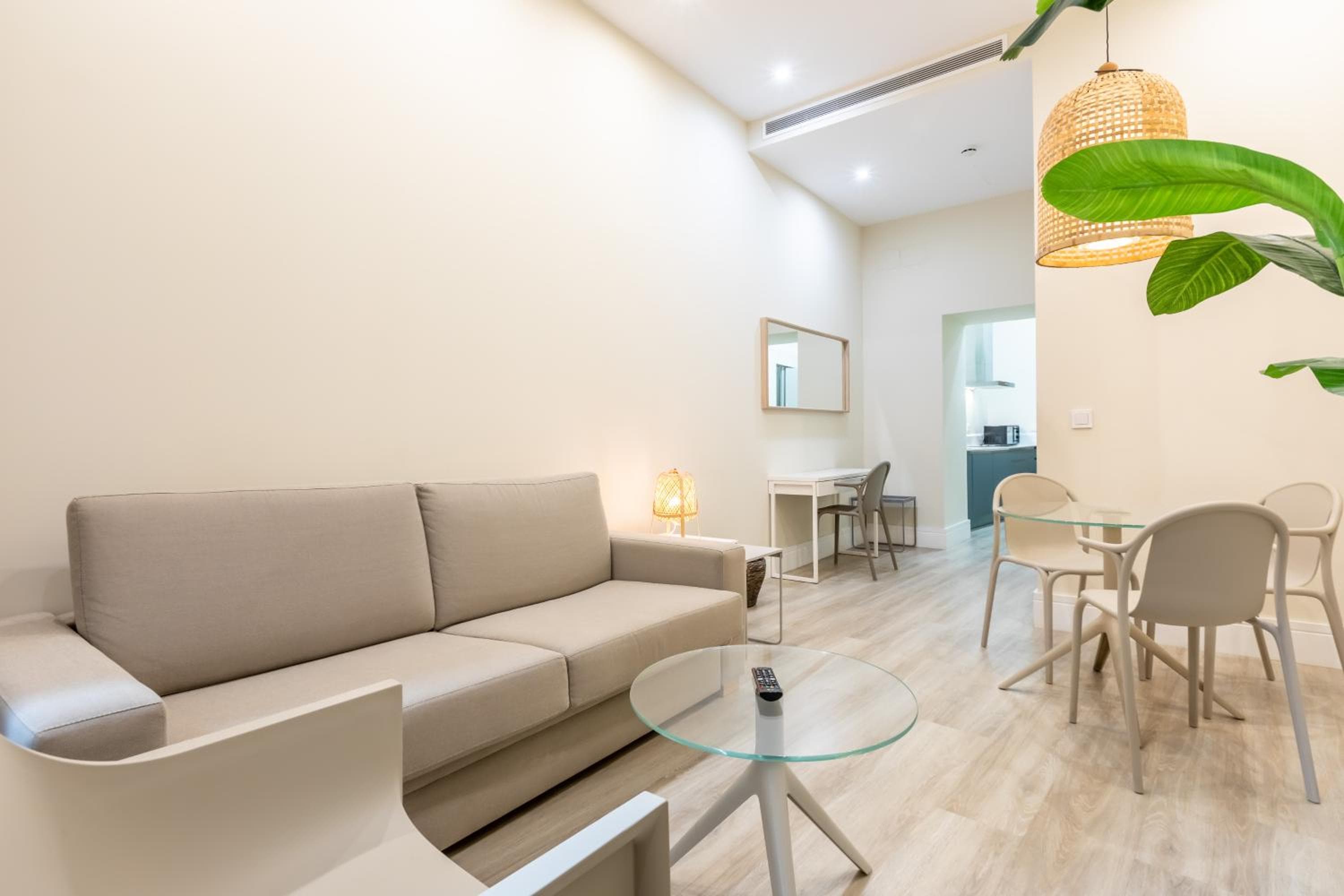 Kayser Premium Suites — 24