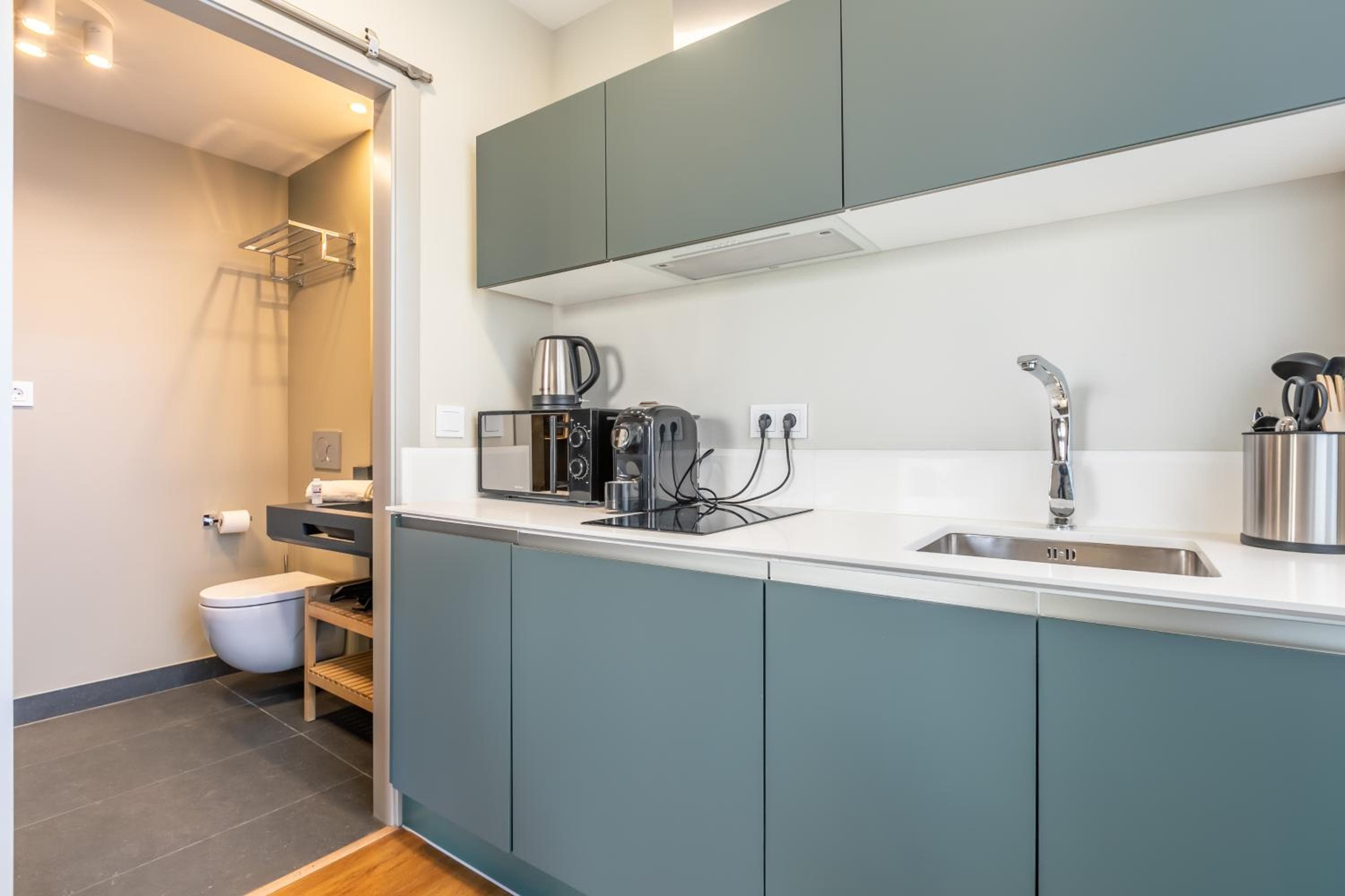 Kayser Premium Suites — 12
