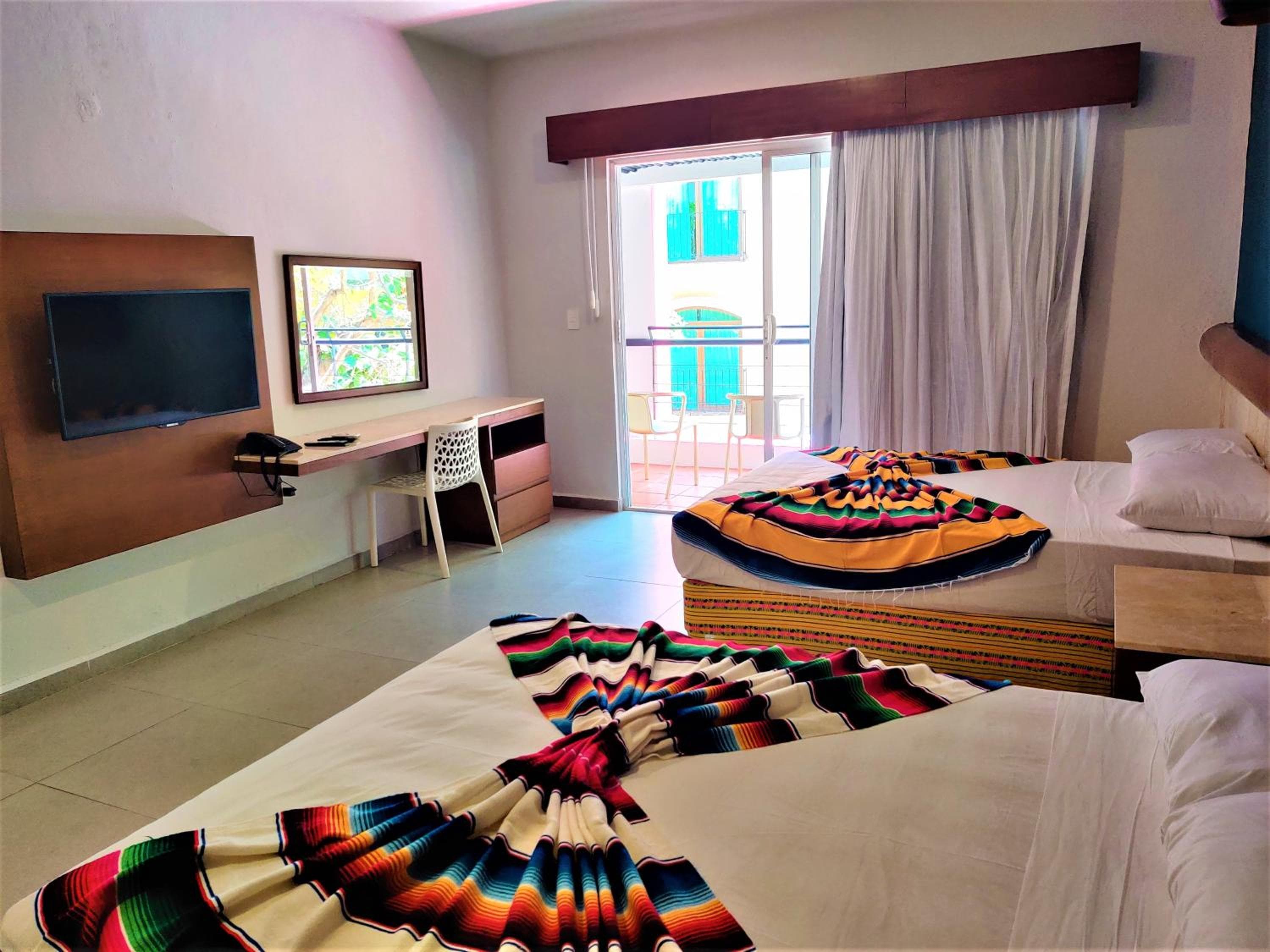 Hotel Mariachi by Kavia 5th Av — 27