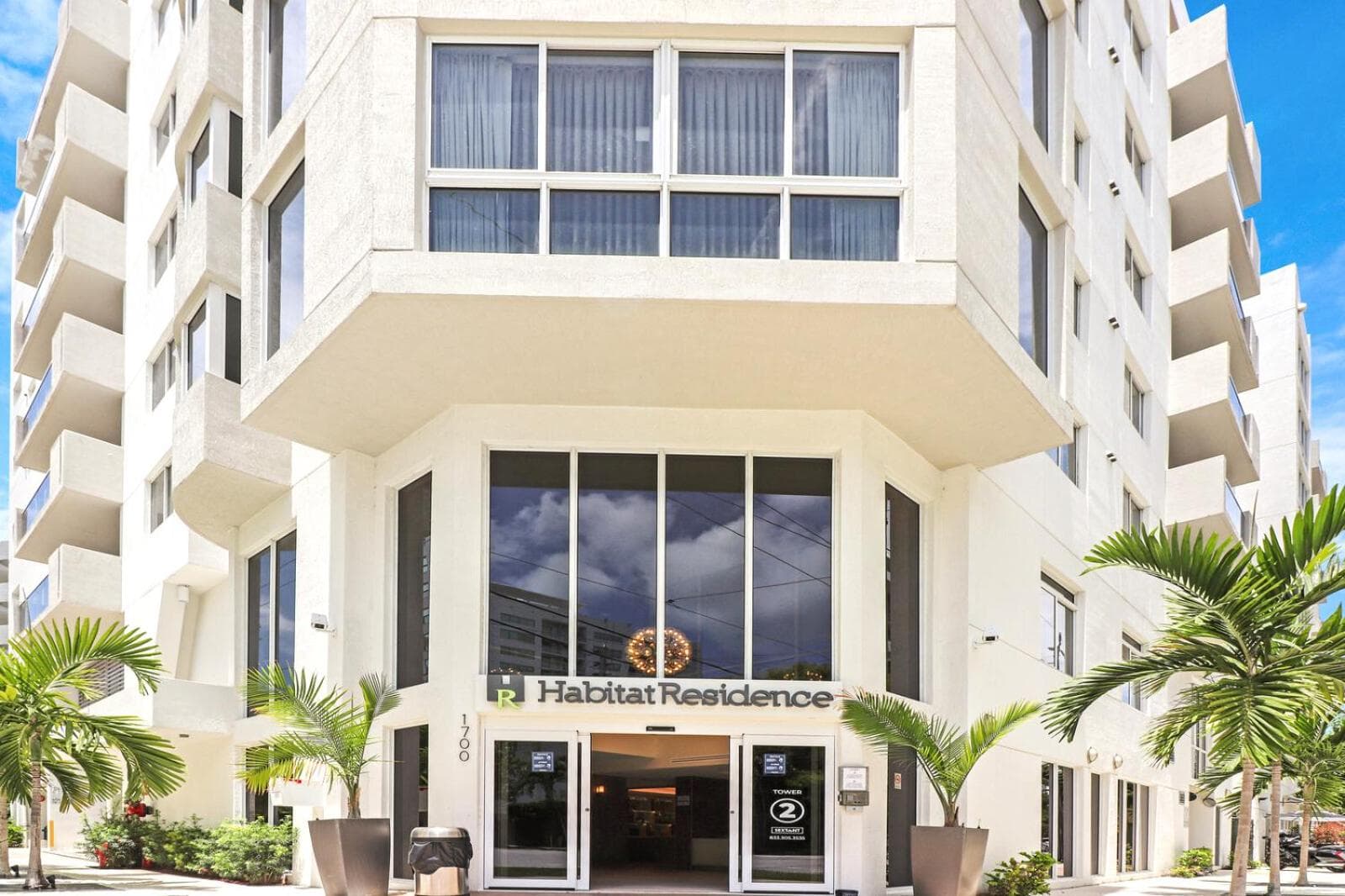 Roami im Habitat Brickell — 3