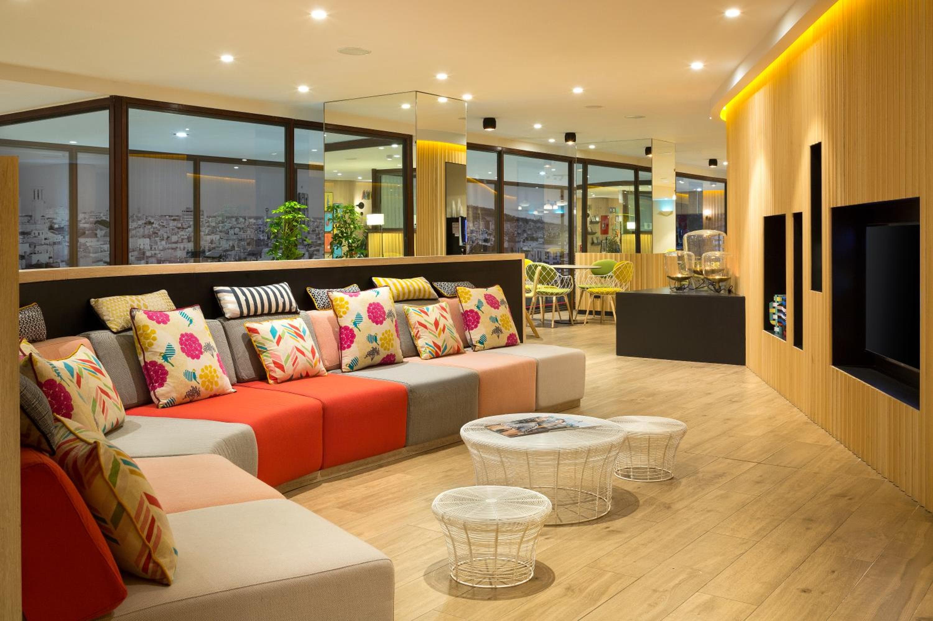 Citadines Ramblas Barcelona — 7