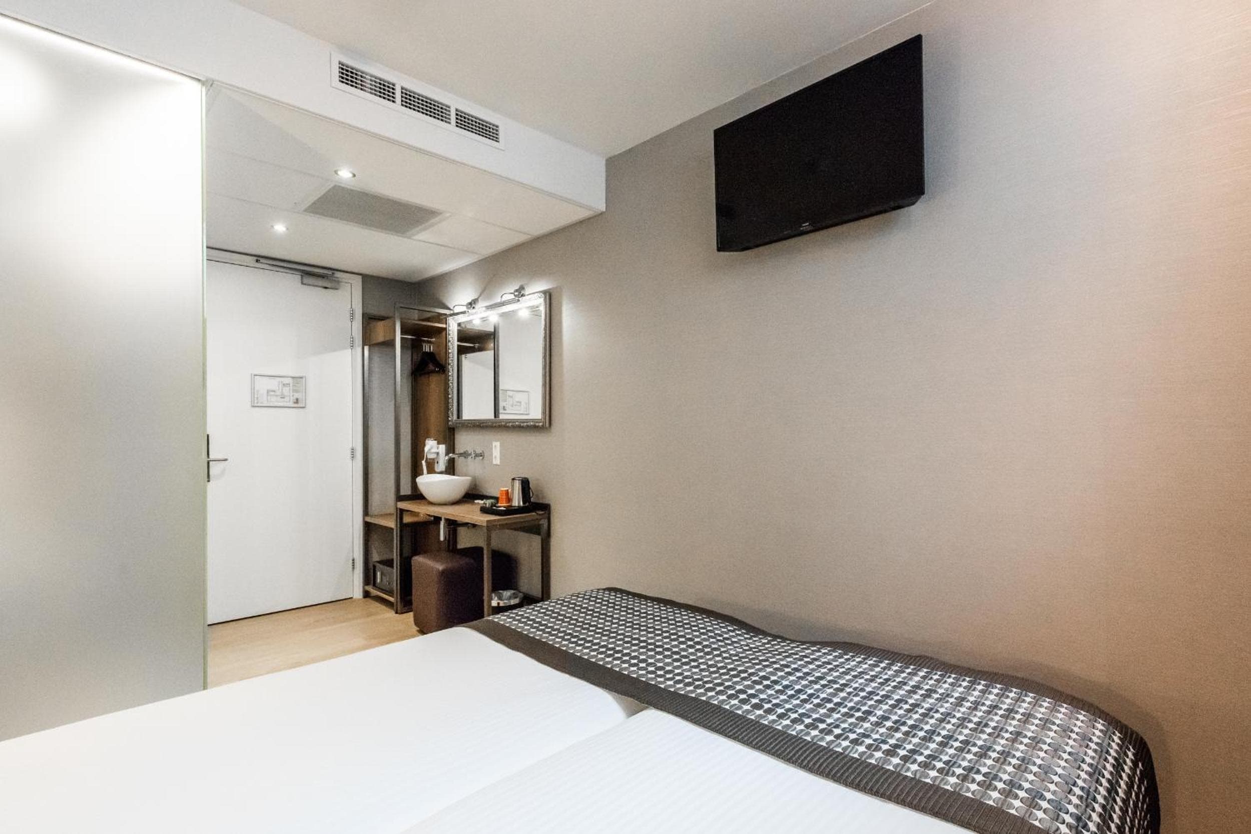 Melrose Hotel — 9