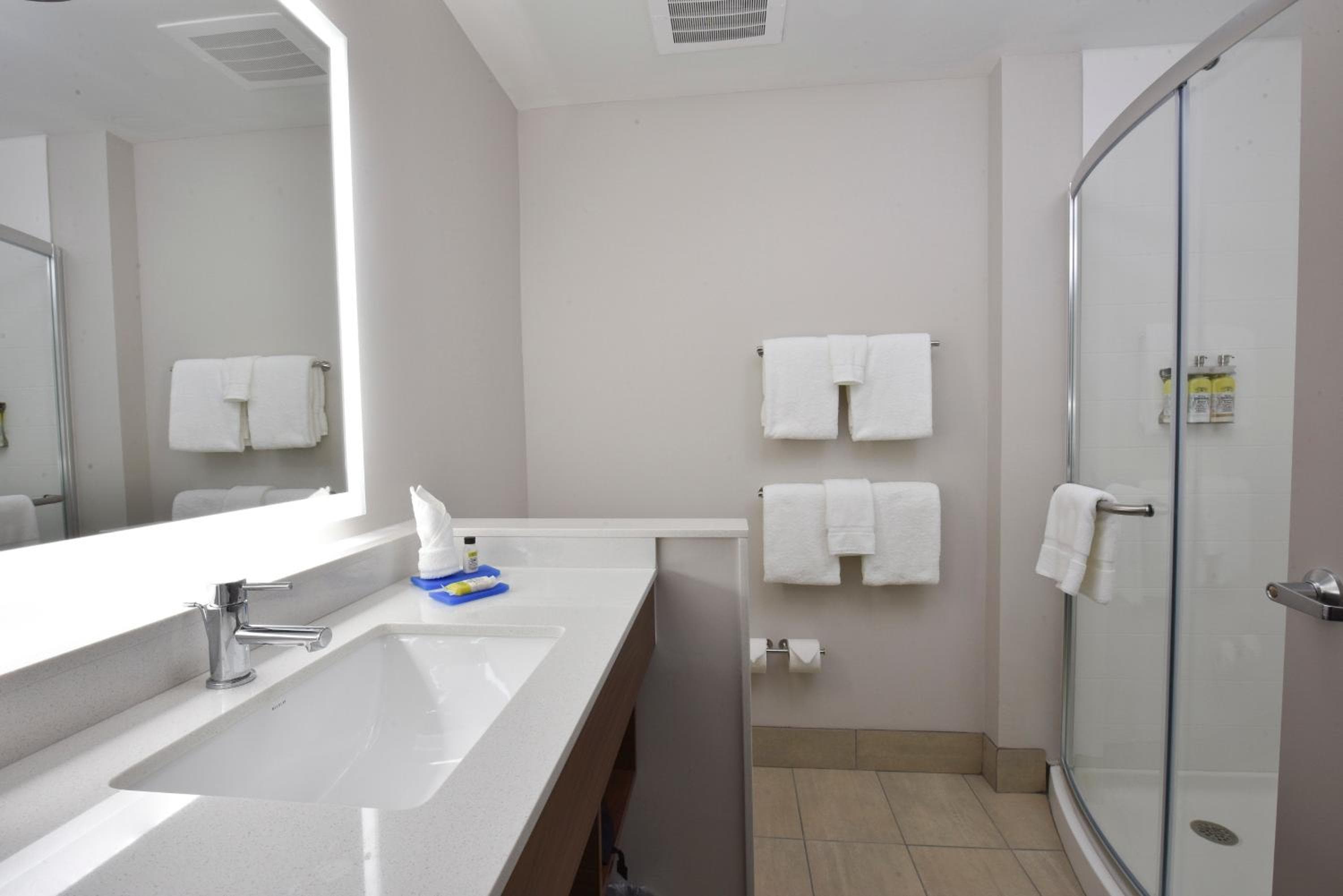 Holiday Inn Express & Suites - Orlando - Southeast, ein IHG Hotel — 16