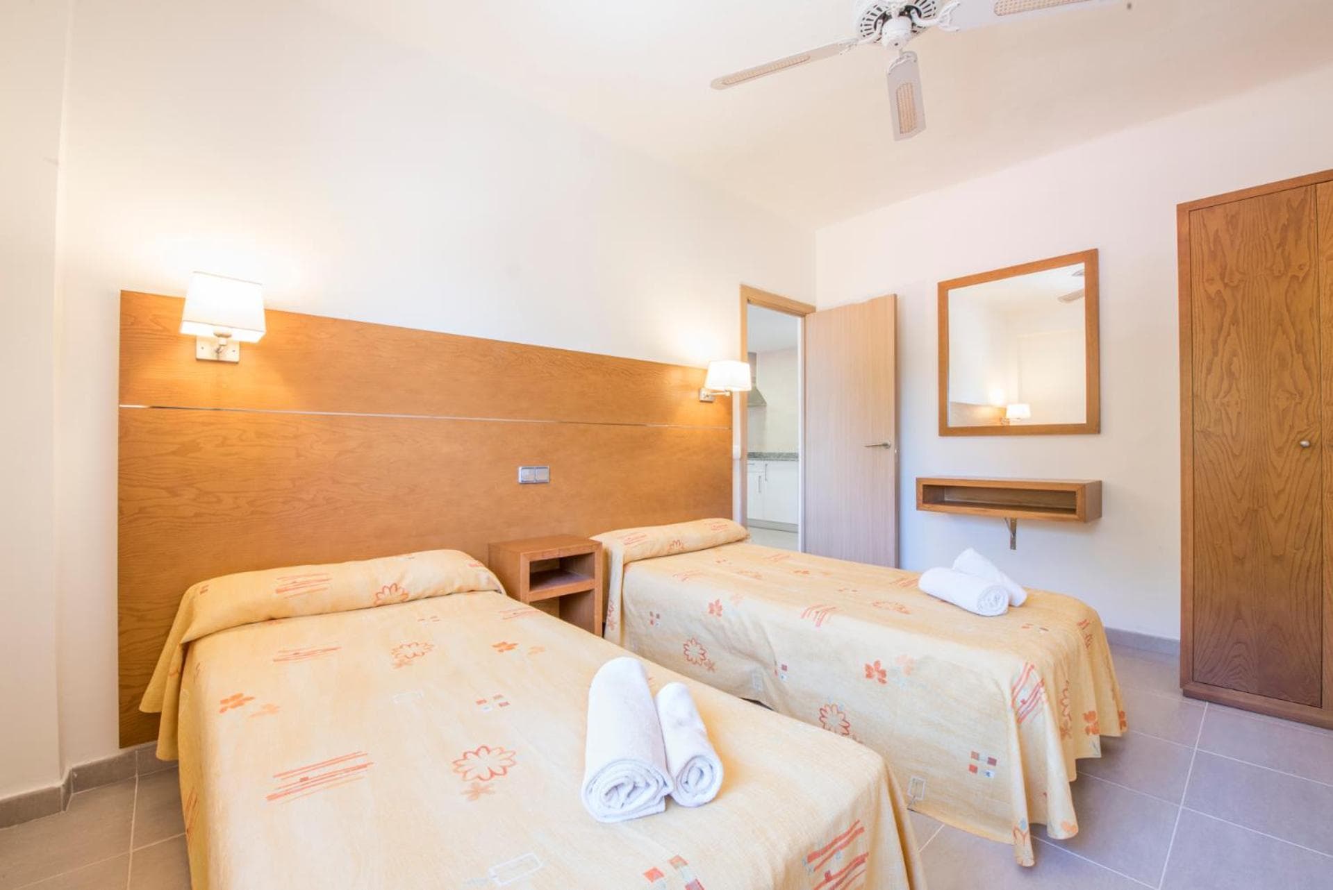 APARTAMENTOS DON JUAN — 15