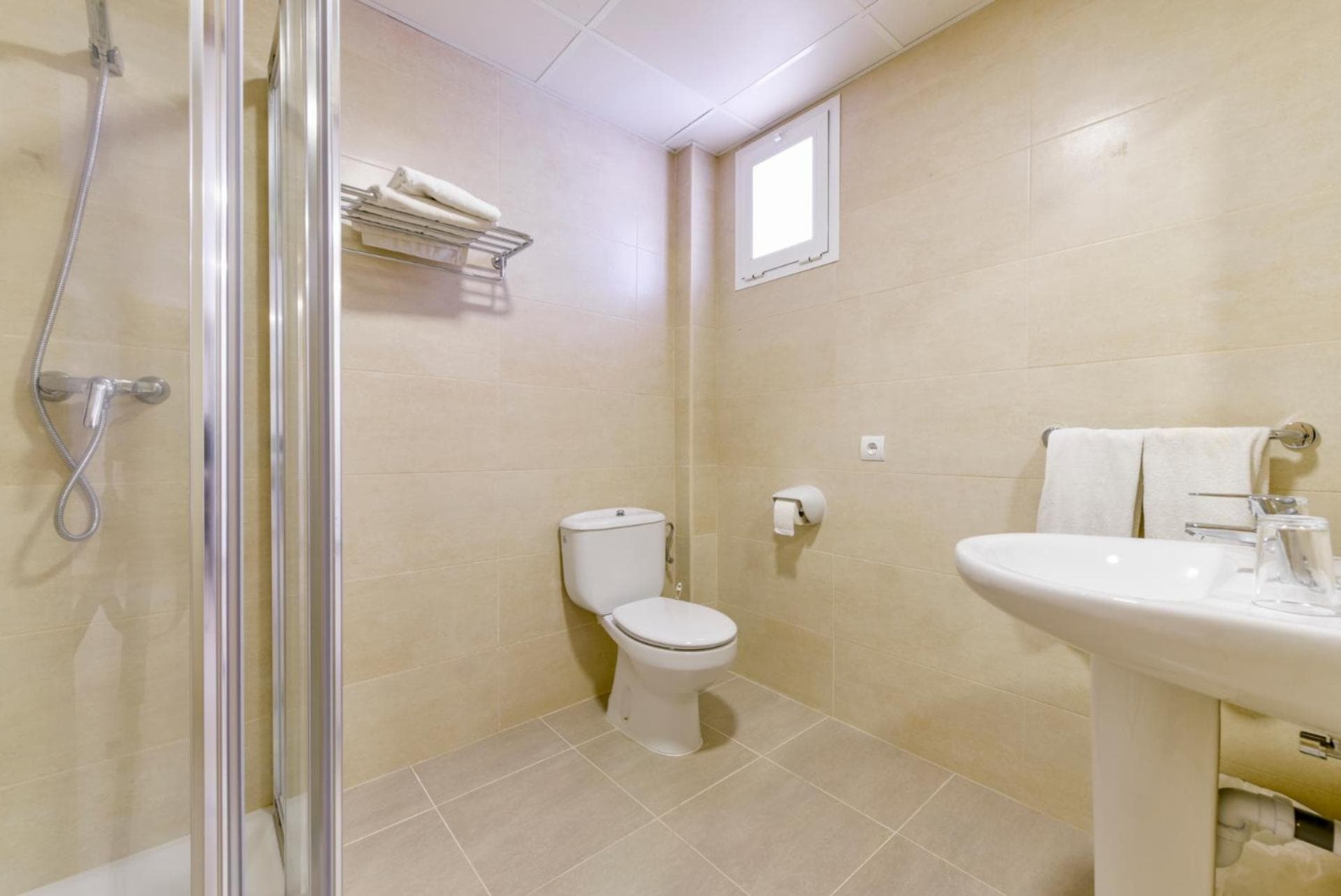 APARTAMENTOS DON JUAN — 17