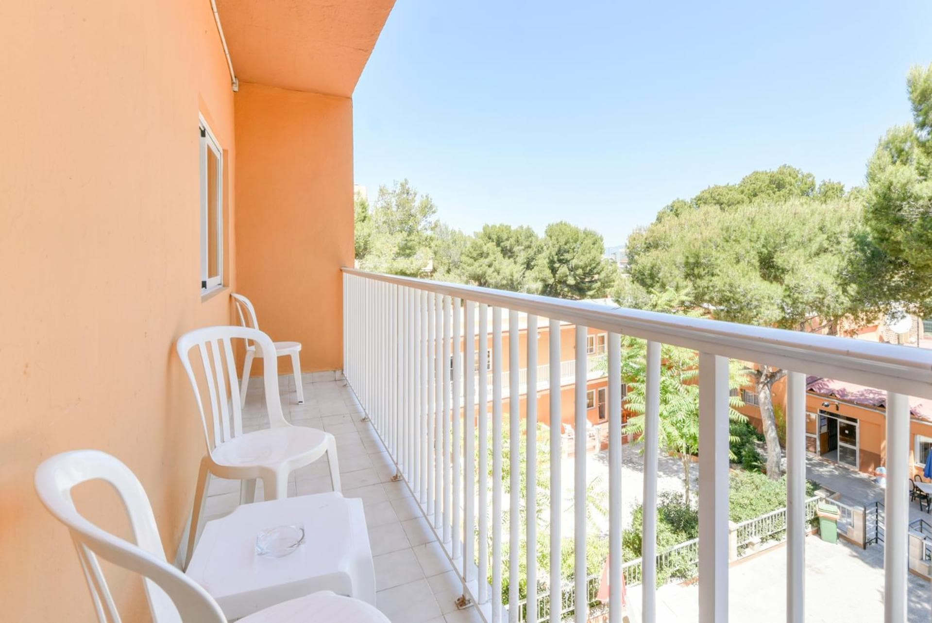 APARTAMENTOS DON JUAN — 10
