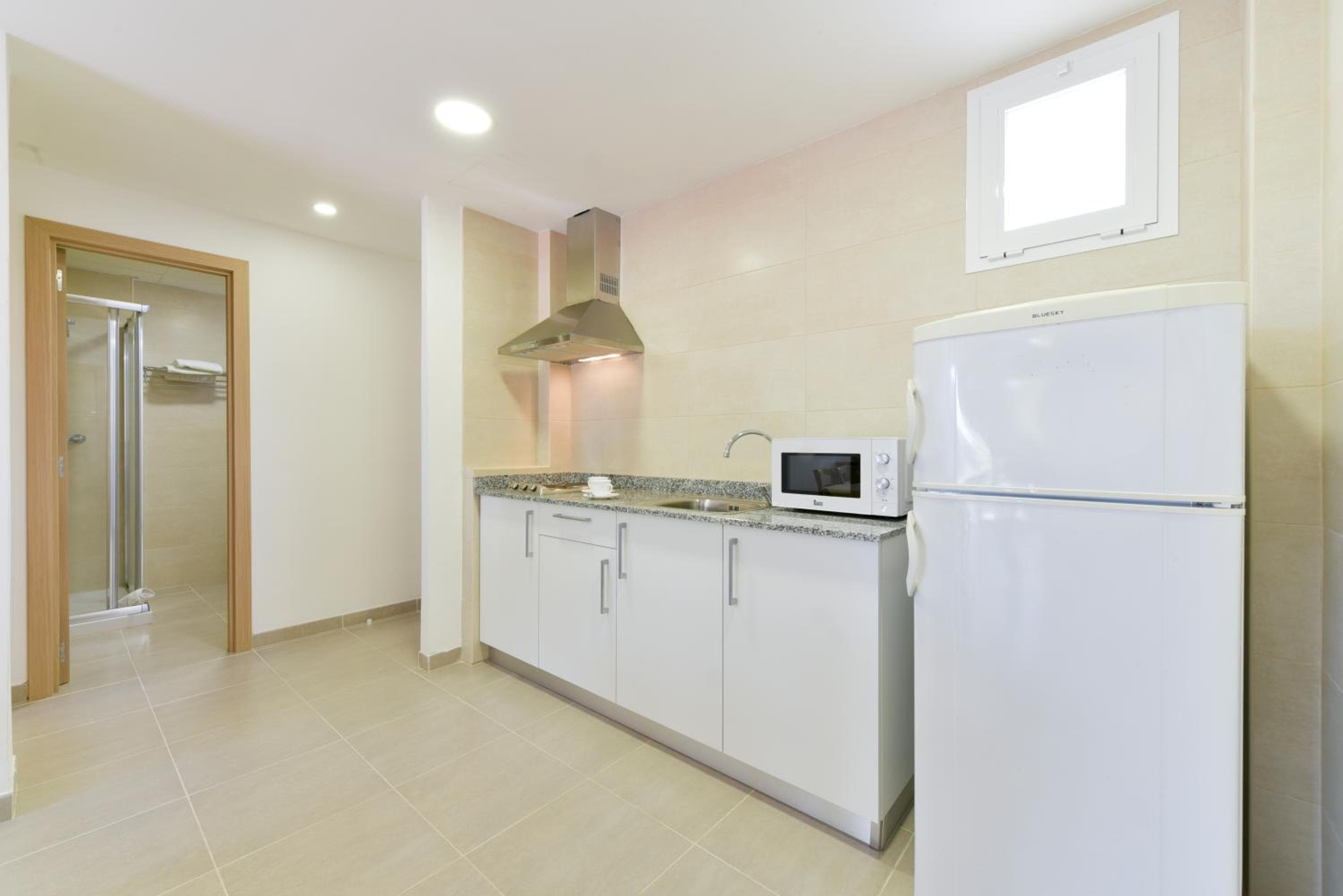 APARTAMENTOS DON JUAN — 8