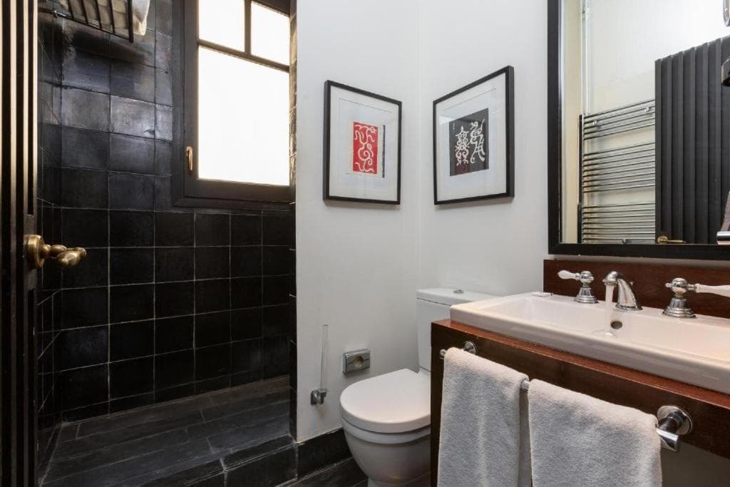 Hotel Market — 20
