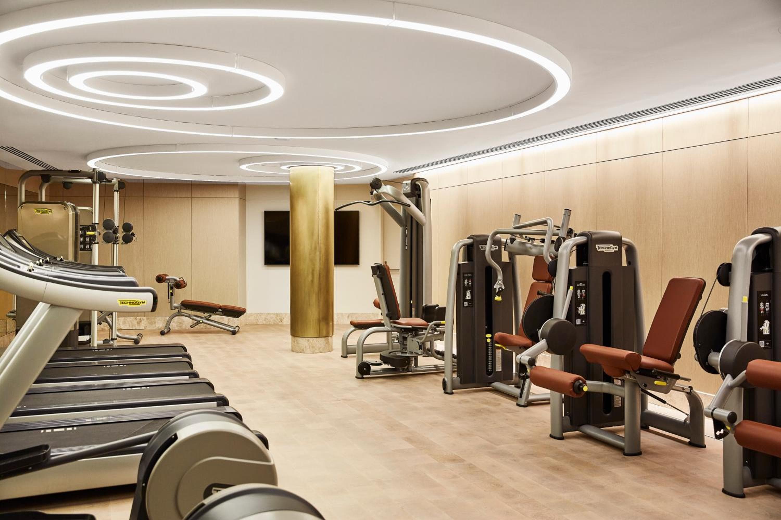 Four Seasons Hotel Madrid — 7