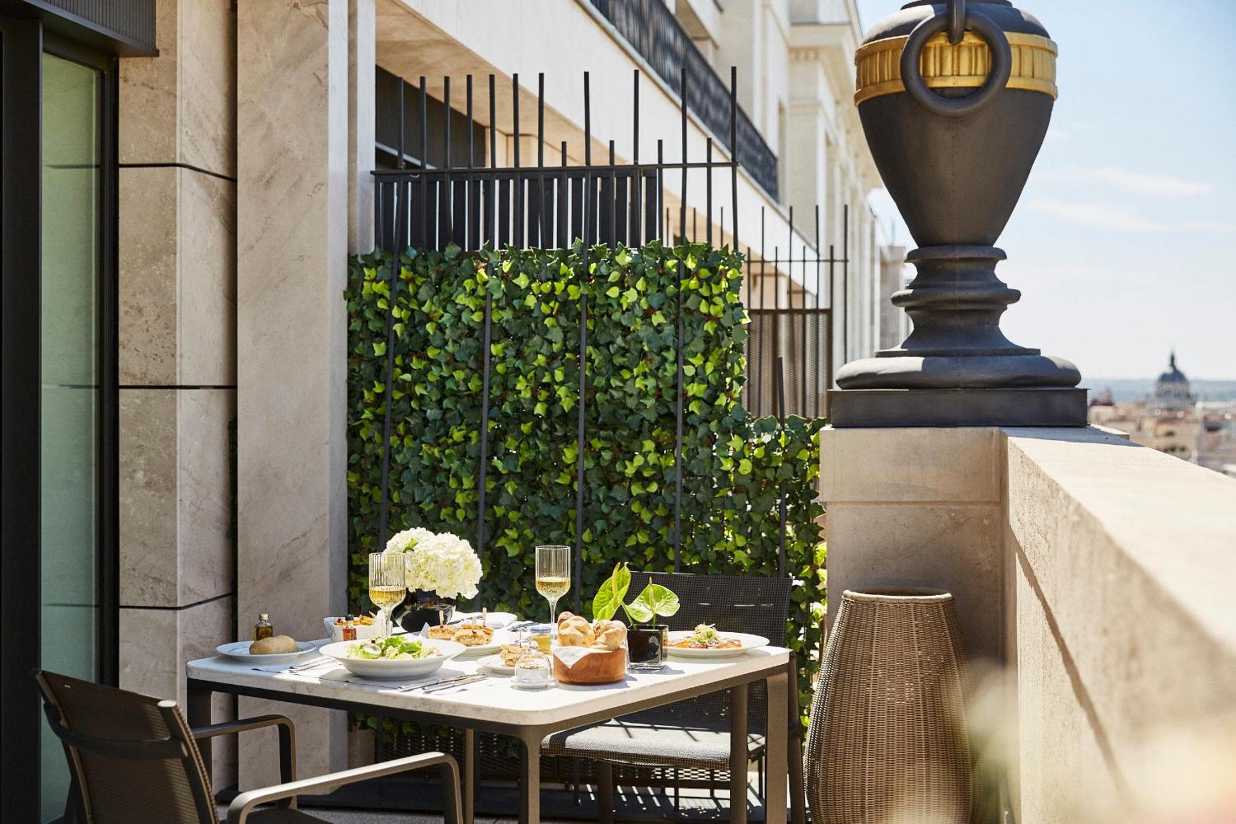 Four Seasons Hotel Madrid — 20