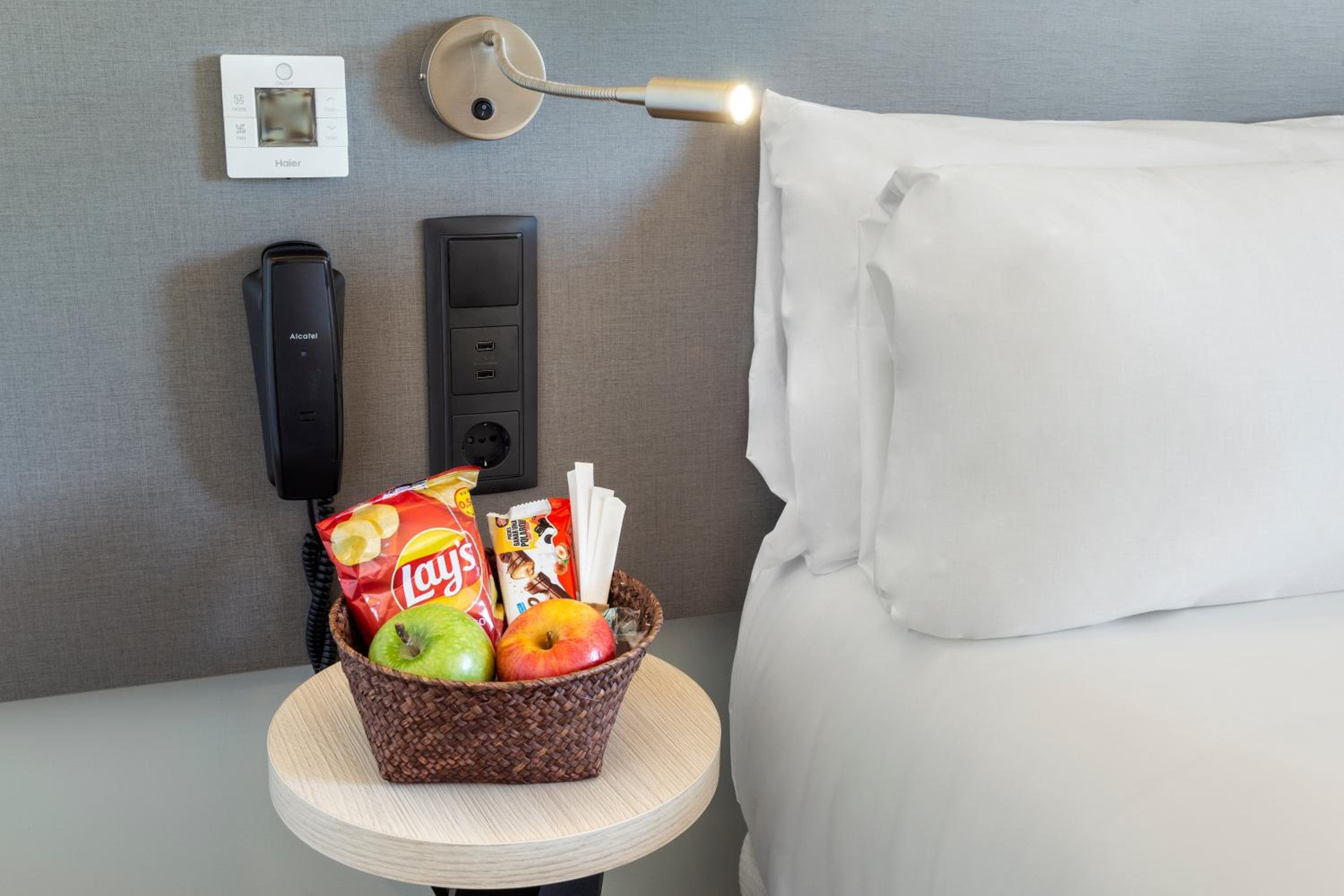 B&B HOTEL Madrid Aeropuerto T1 T2 T3 — 12