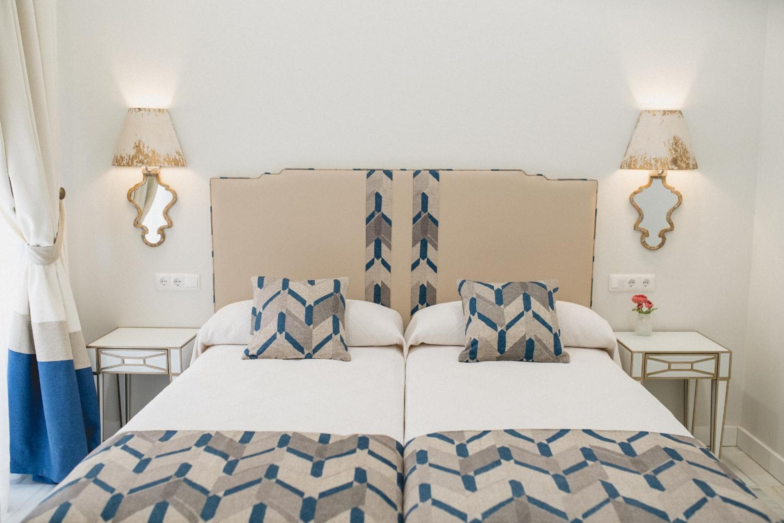 Apartamentos Abreu Suites — 16